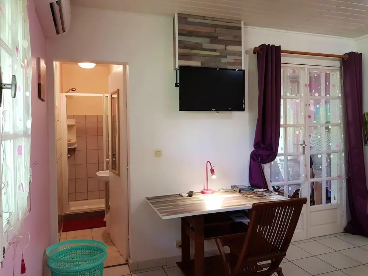 Studio in St-benoit, With Wonderful Mountain View, Pool Access, Enclos