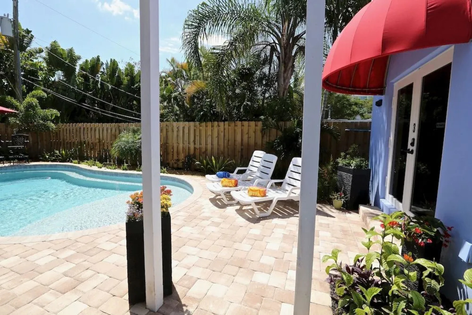 Fantasy Island Inn – Caters to Men