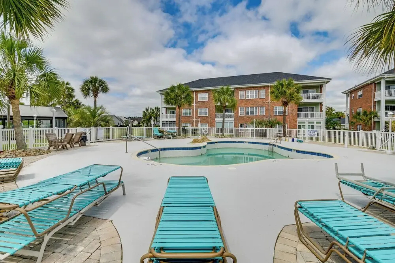 Myrtle Beach Condo w/ Large Balcony & Pool Access