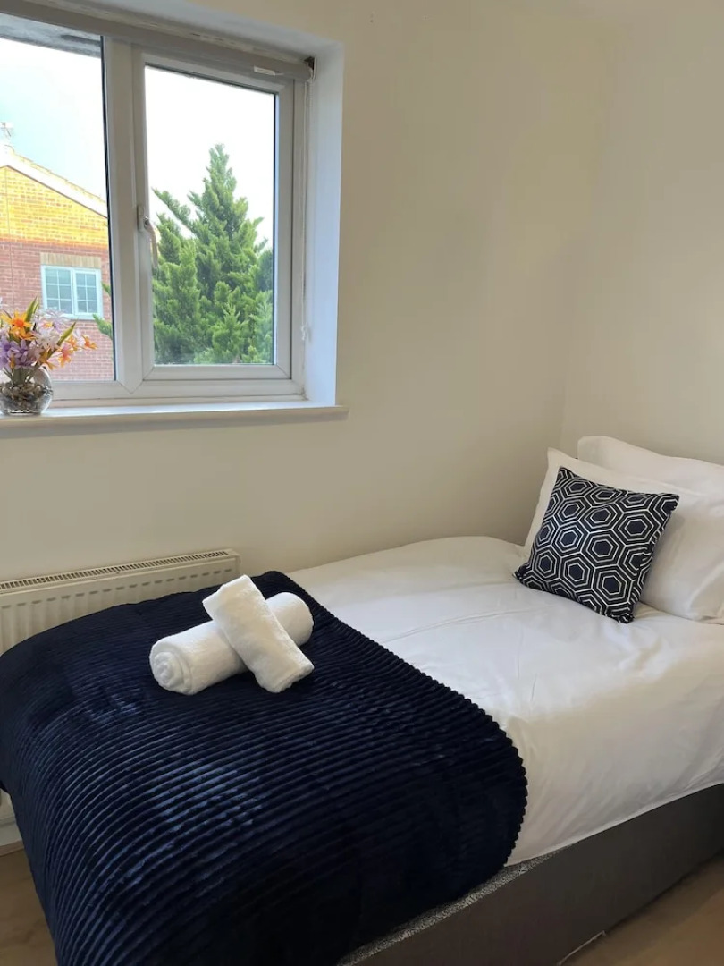 Hive Stays, Sleeps 3, Free Parking, Wifi, Smart Tv