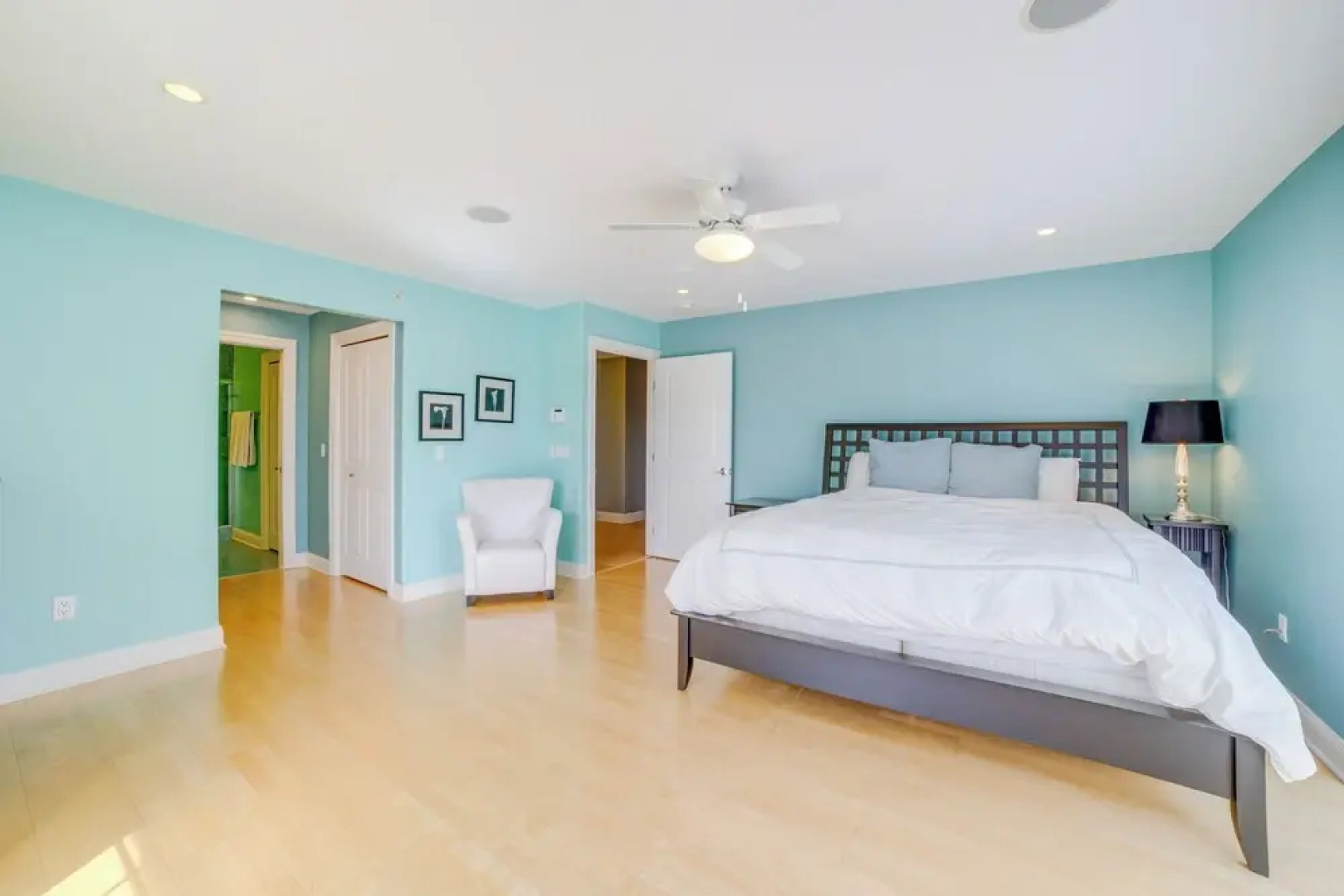 Charming New Buffalo Condo: Walk to Lake Michigan!