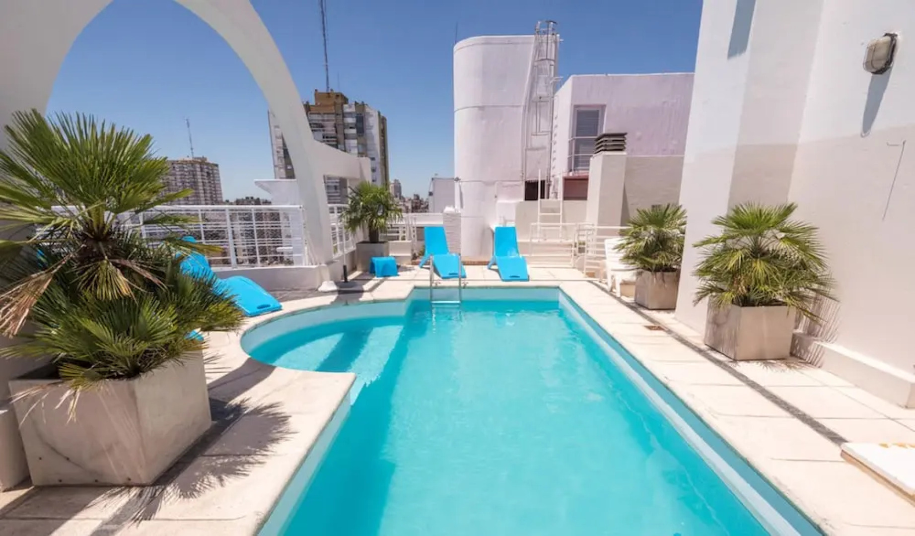 Urquiza Apart Hotel & Suites