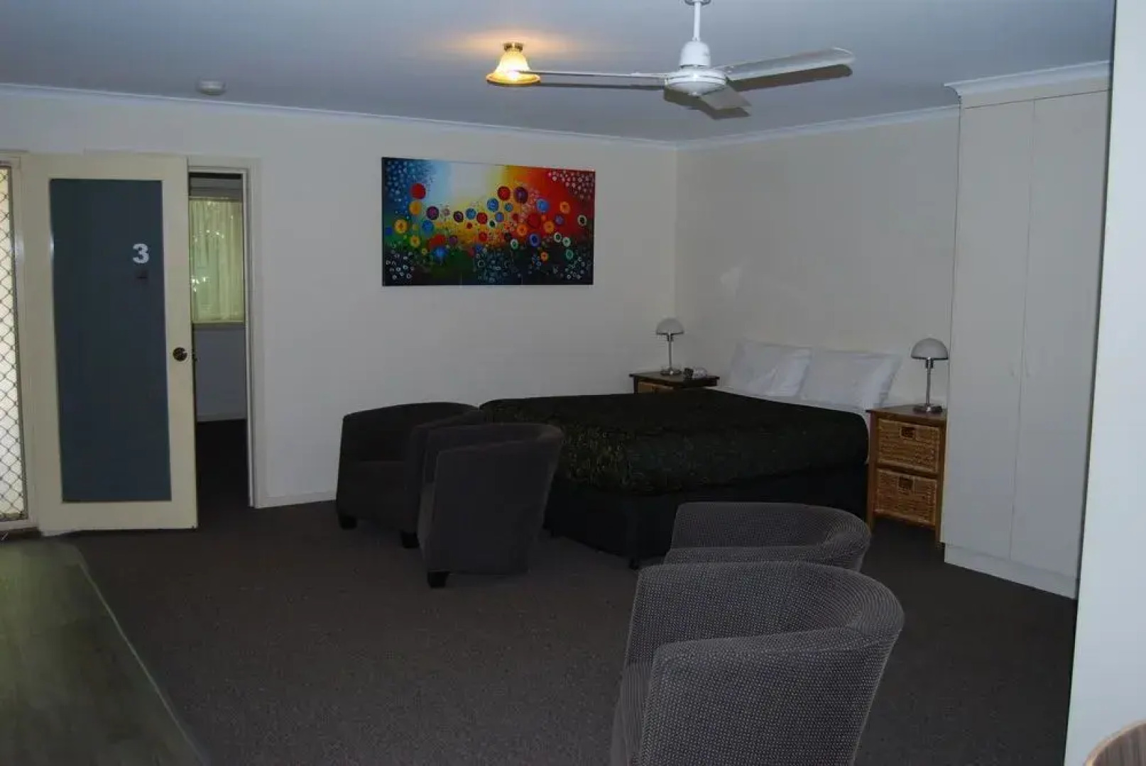 Sportsmans Motor Inn