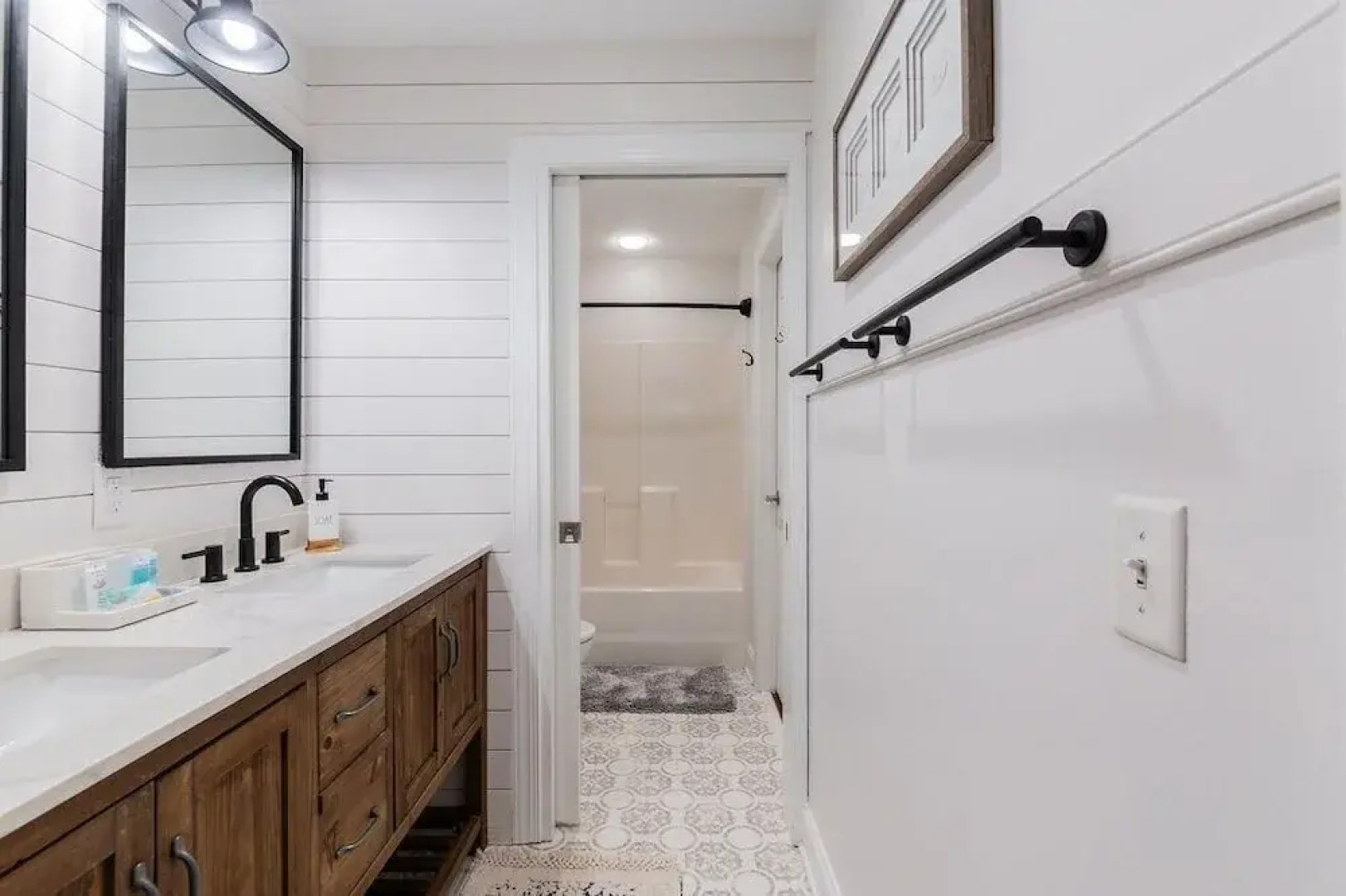 Pearl of the Promenade - Old Town Bluffton, SC 2 Bed Townhome in Prime Location