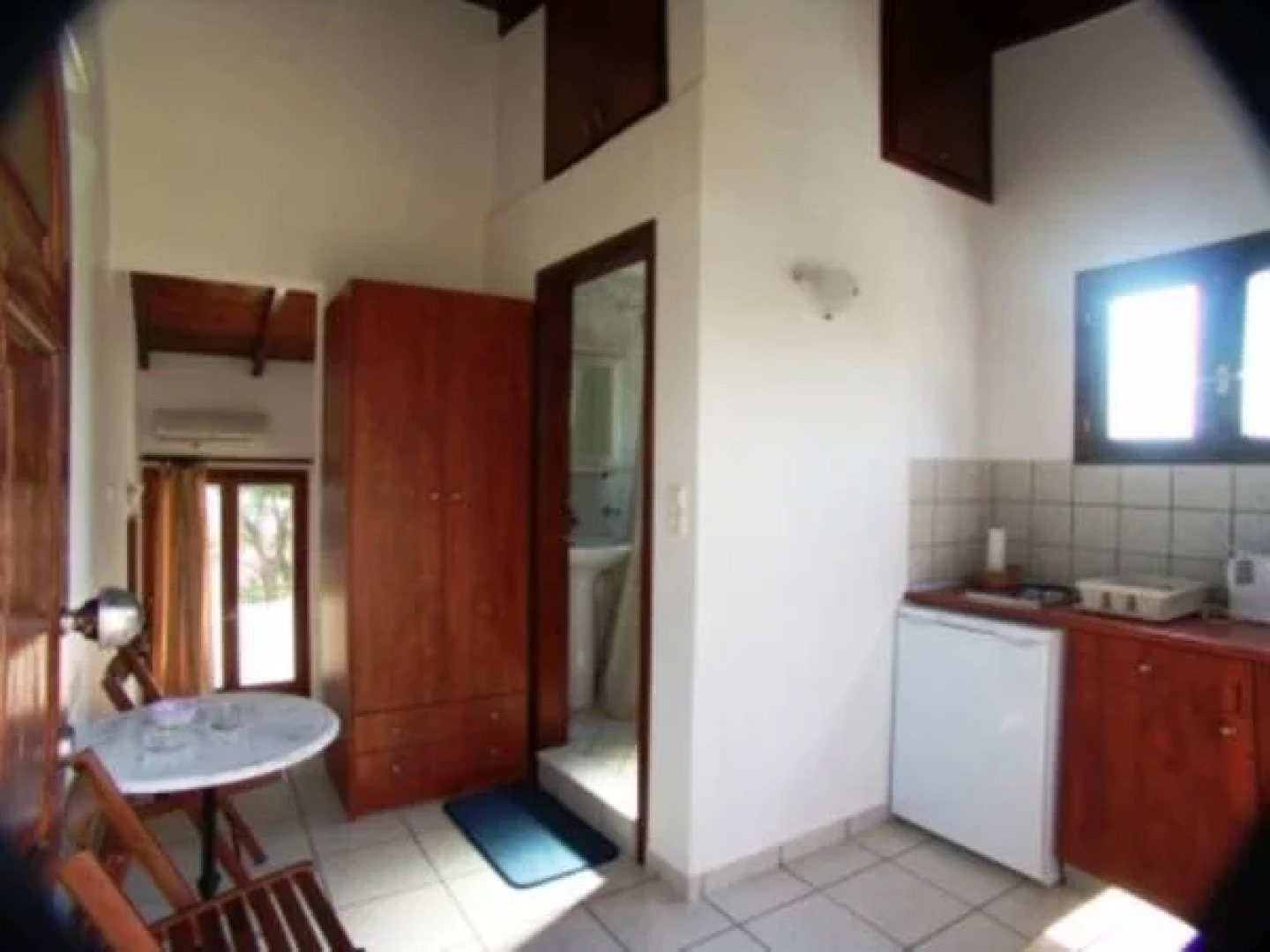 Anavaloussa Apartments