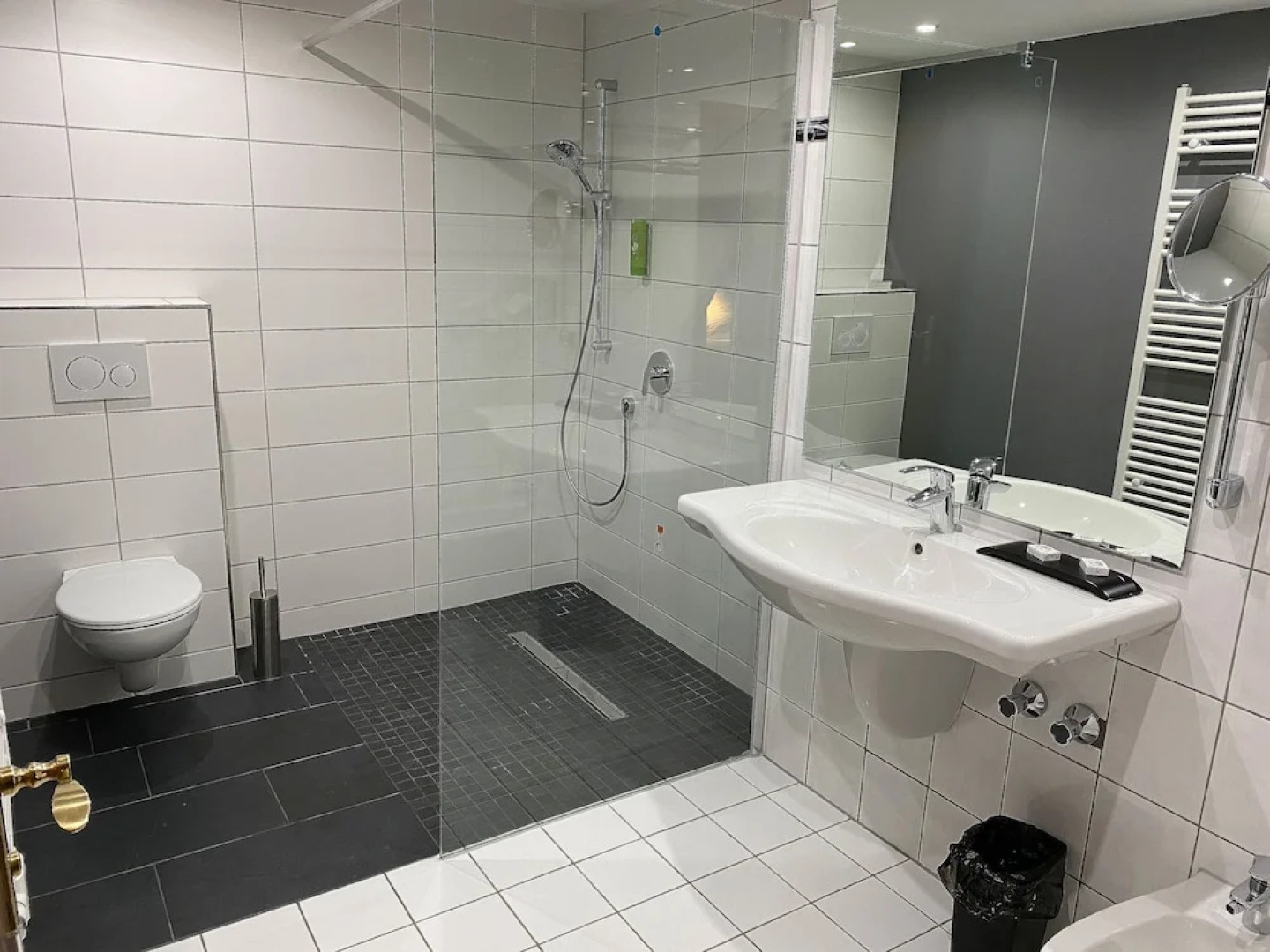 SL'otel im Parforcehaus