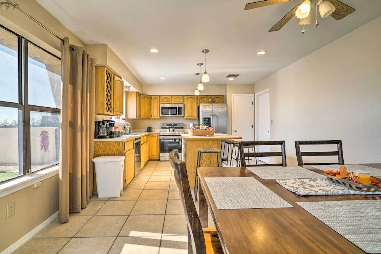 Las Cruces Home ~ 2 Mi to Nmsu Stadium!