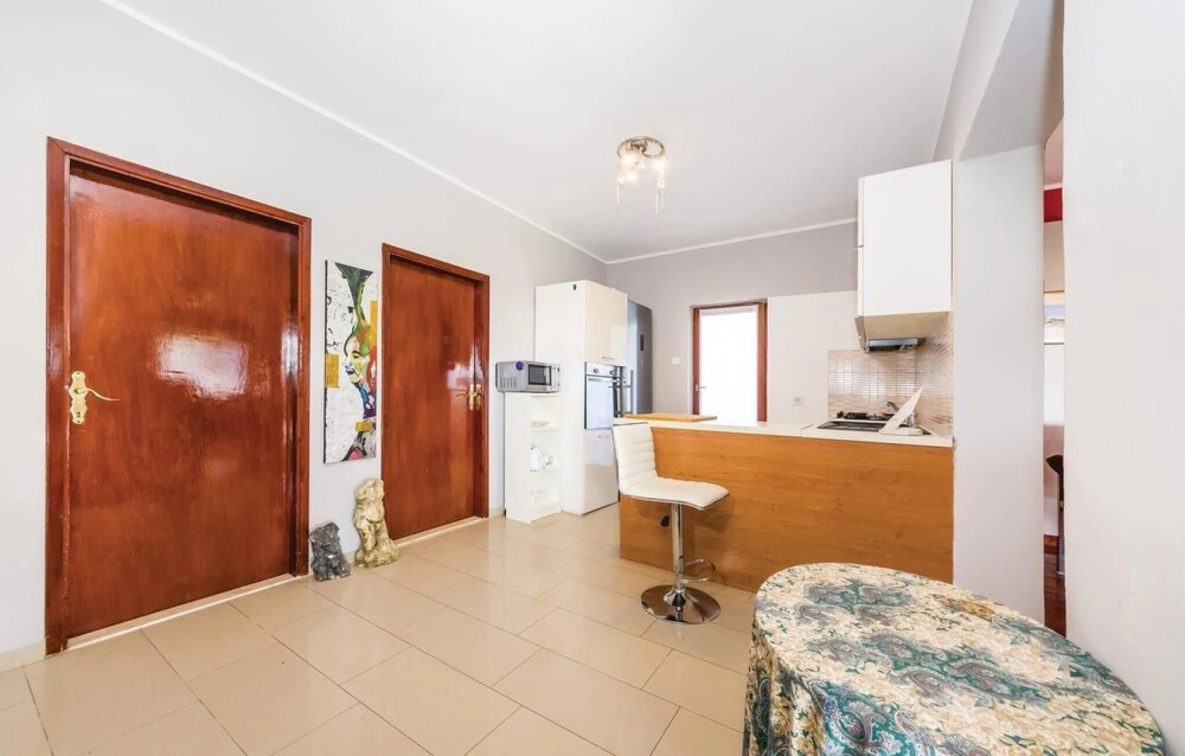 Nice Home in Ljubac with WiFi, 6 Bedrooms & Hot Tub