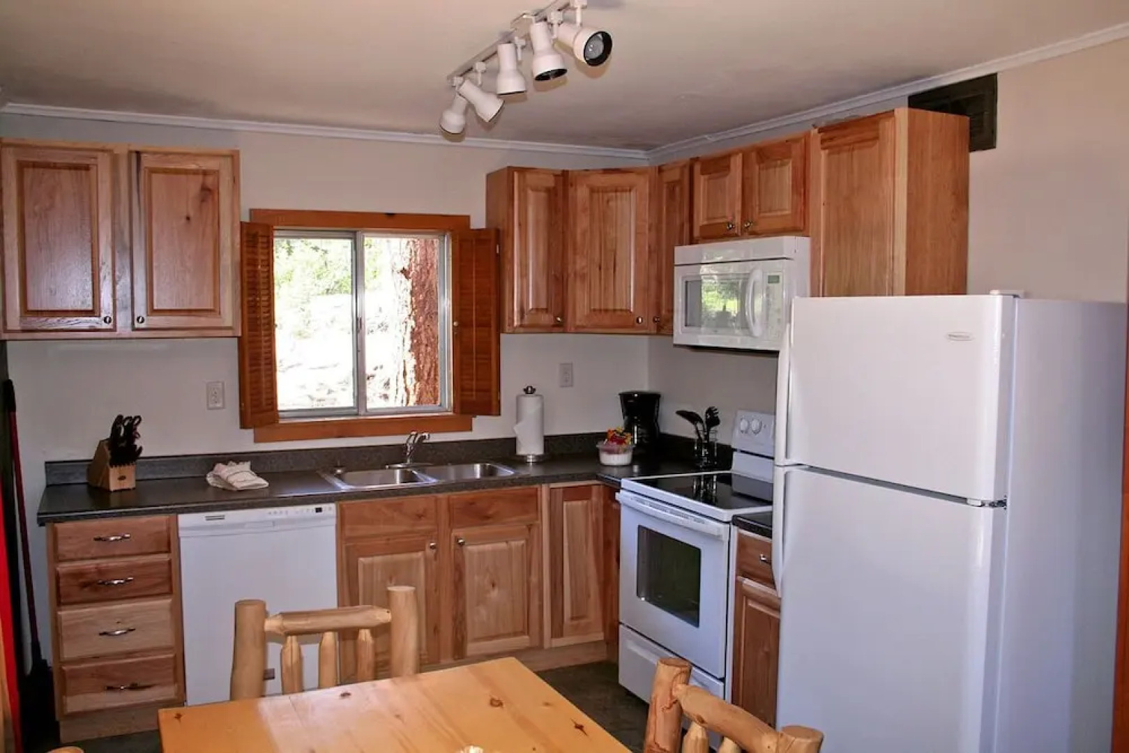 Mountain Pine Cabin by Rocky Mountain Resorts