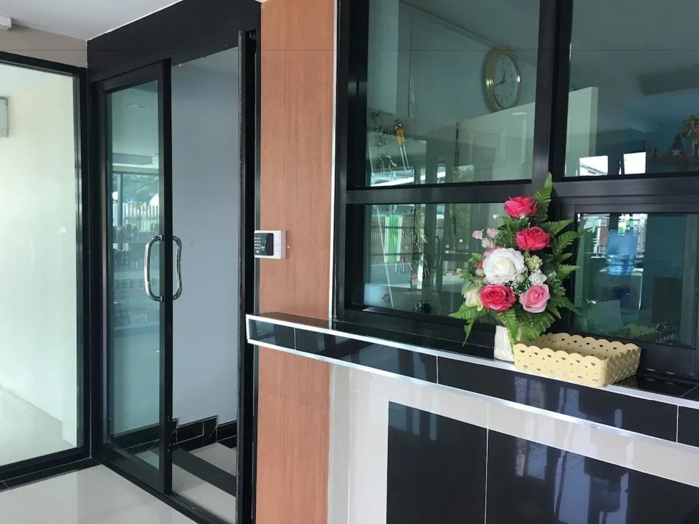 Sutharnlai Apartment