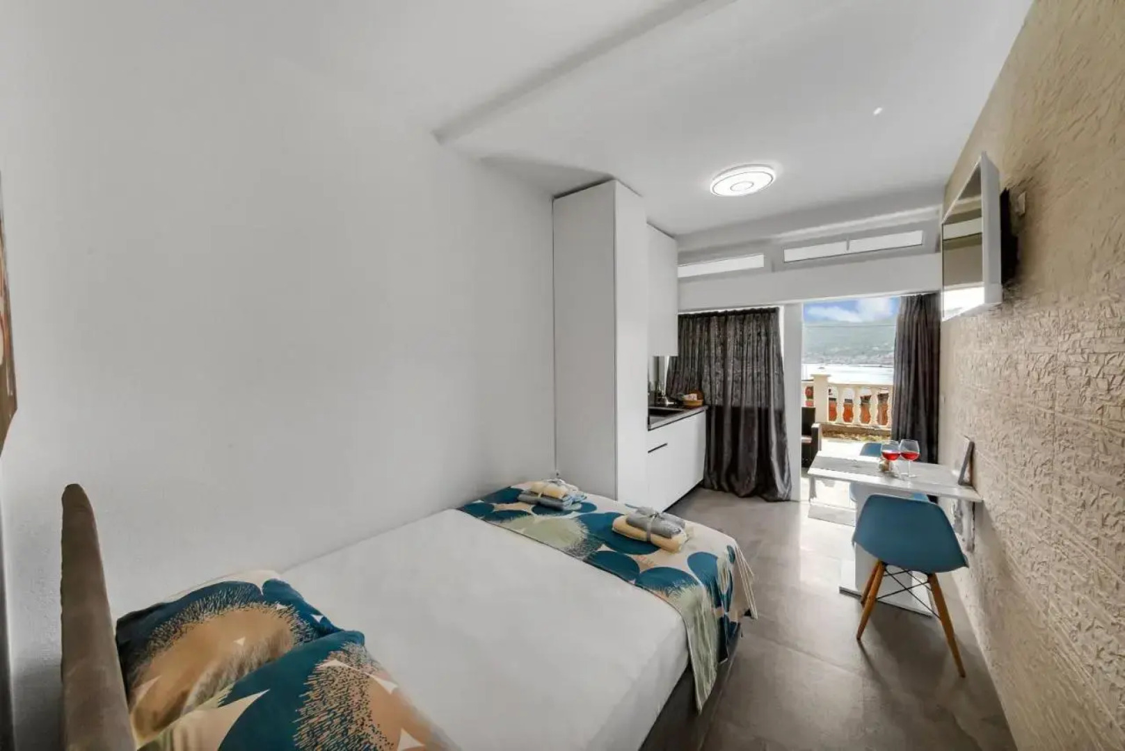 Apartments & Rooms Safić