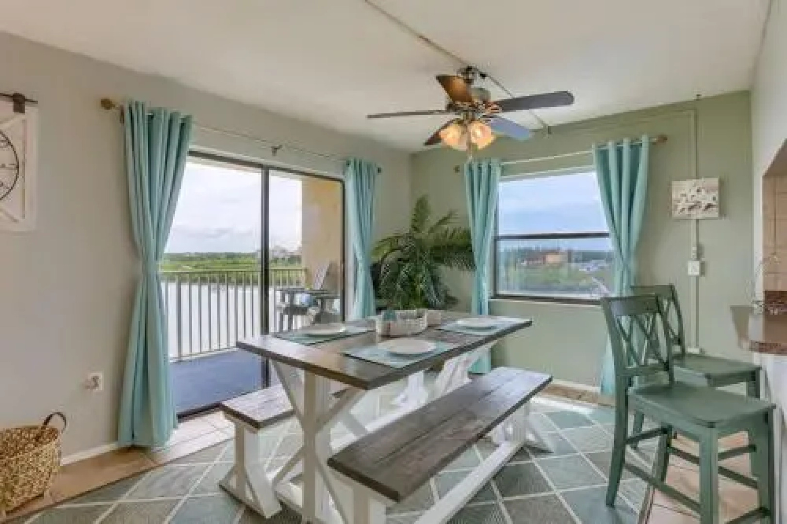 Bayshore Yacht & Tennis Club Luxury Condominiums