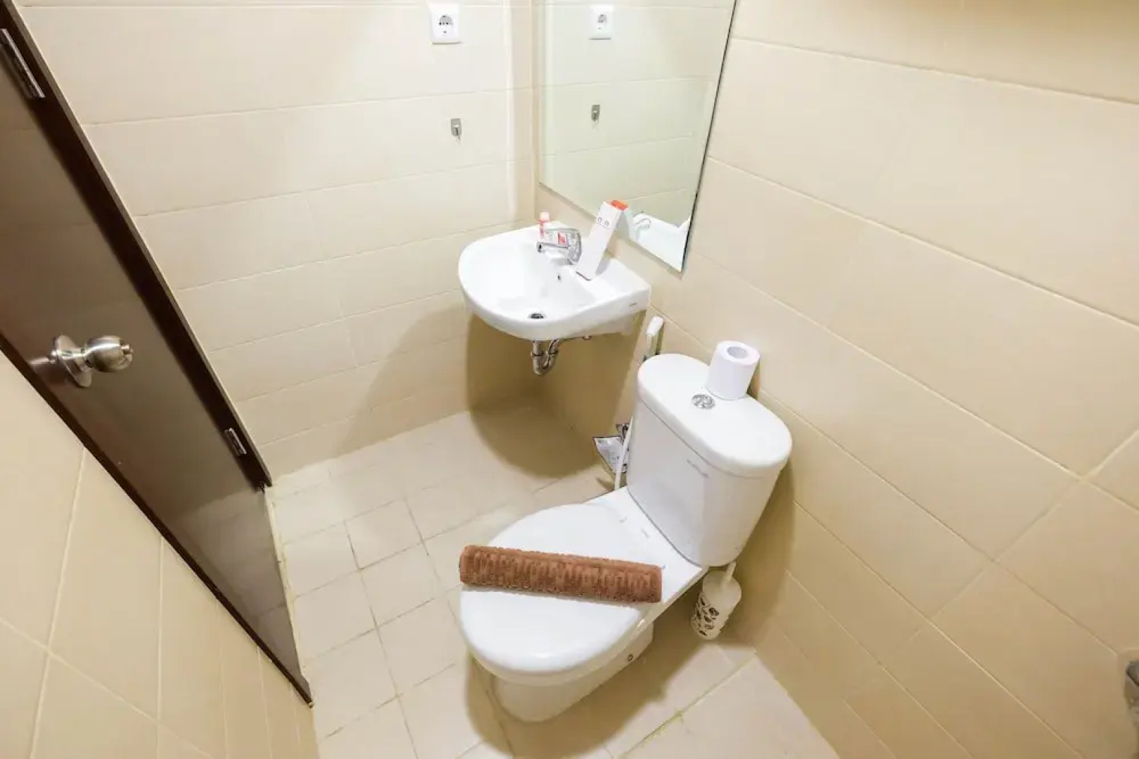 Simply Studio Saveria Apartment near ICE BSD