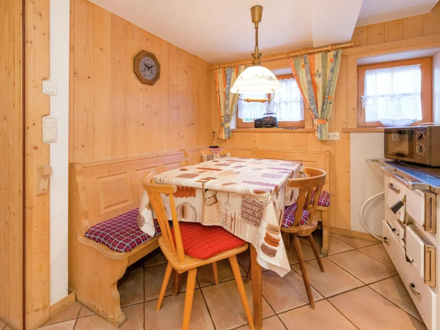 Gorgeous Chalet With Sauna in Königsleiten