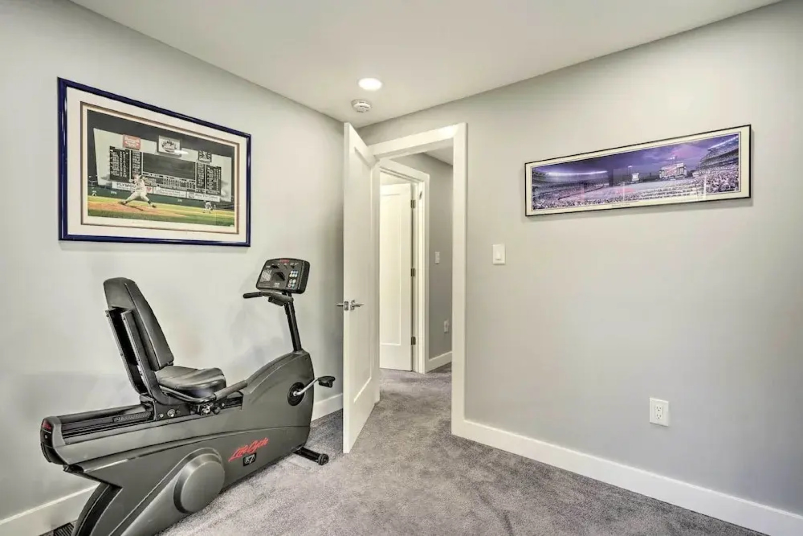 Long Branch Getaway: Grill, 1 Block to Beach!