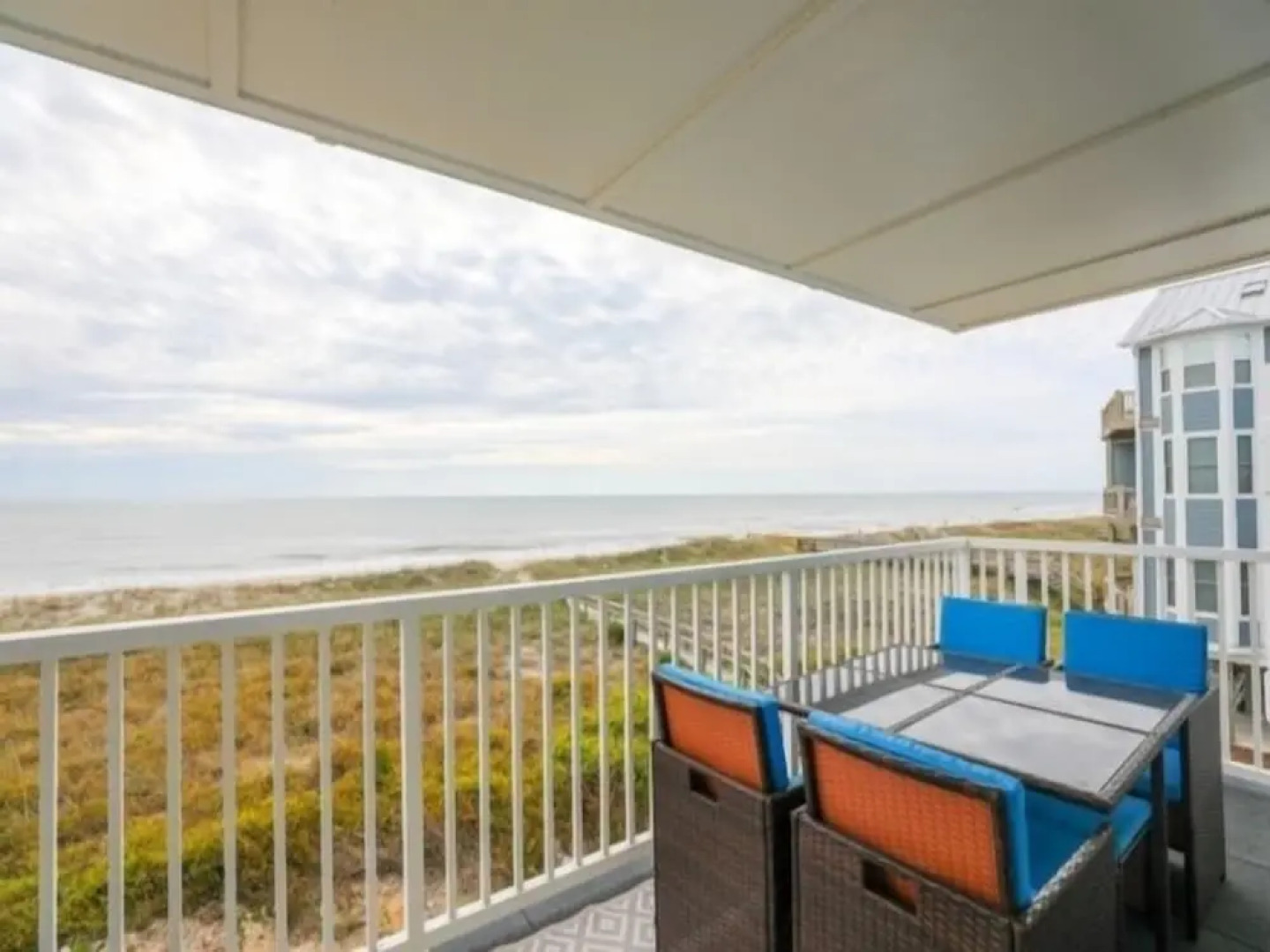 Carolina Beach Dreamin - Light Filled South Side End Unit. Ocean Views From Most Rooms! Private Beach Access! 3 Bedroom Condo by Redawning