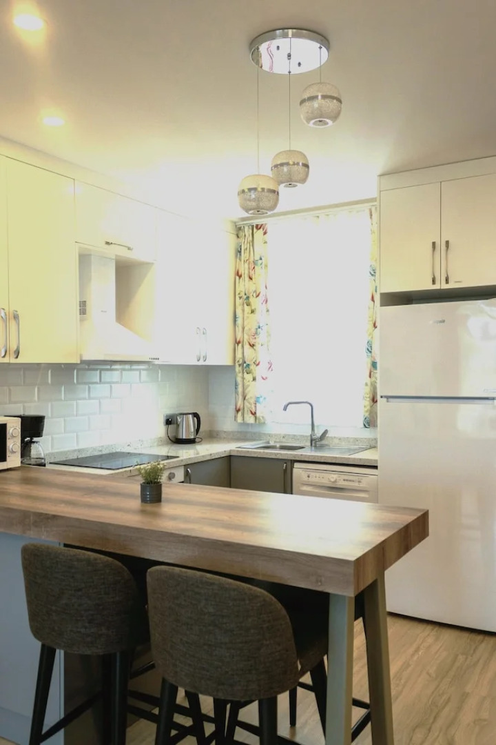 Elegant Two-bedroom Apartment in Upscale Surroundings