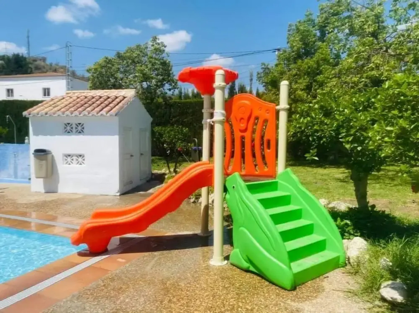 Casa Maruja en Cutar con Jacuzzi y Wifi Fibra