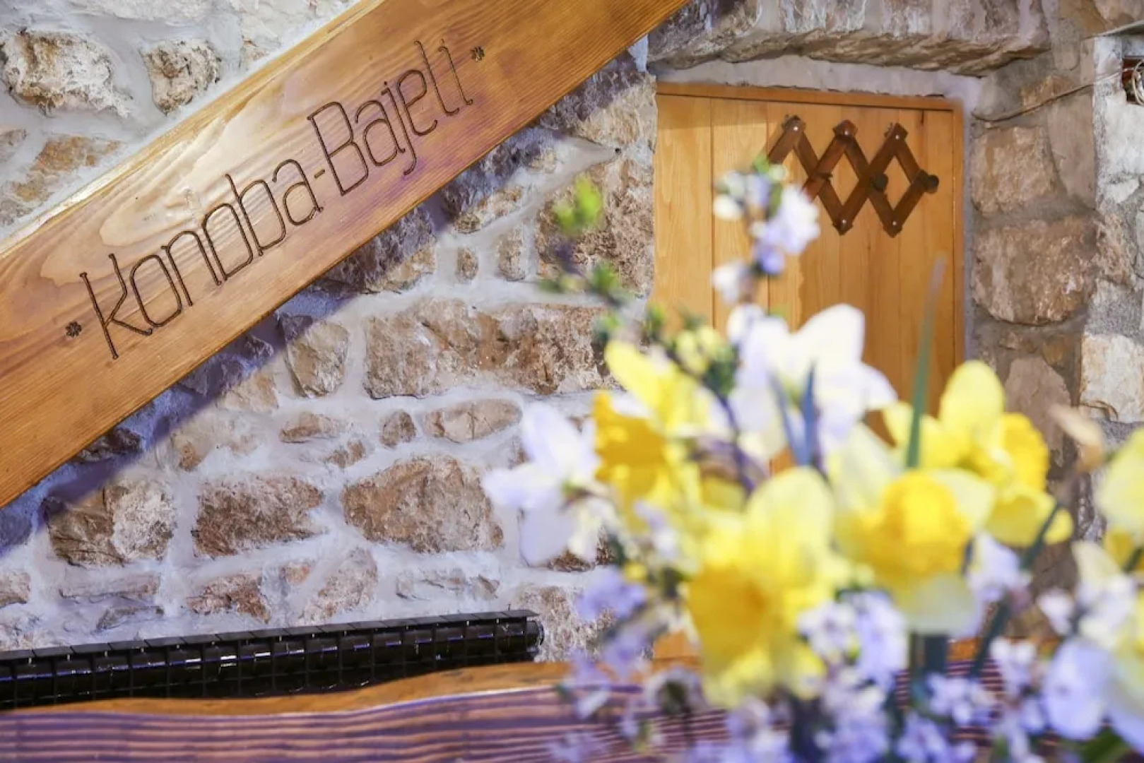 Rustic Stone House Bajeli with Jacuzzi