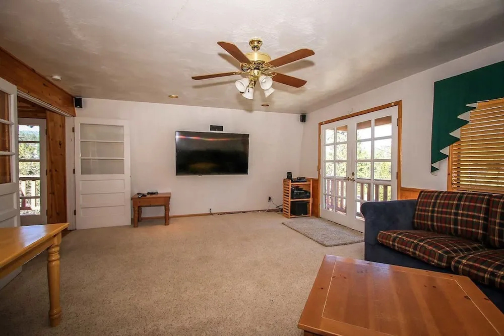 Grande Lodge 1053 by RedAwning