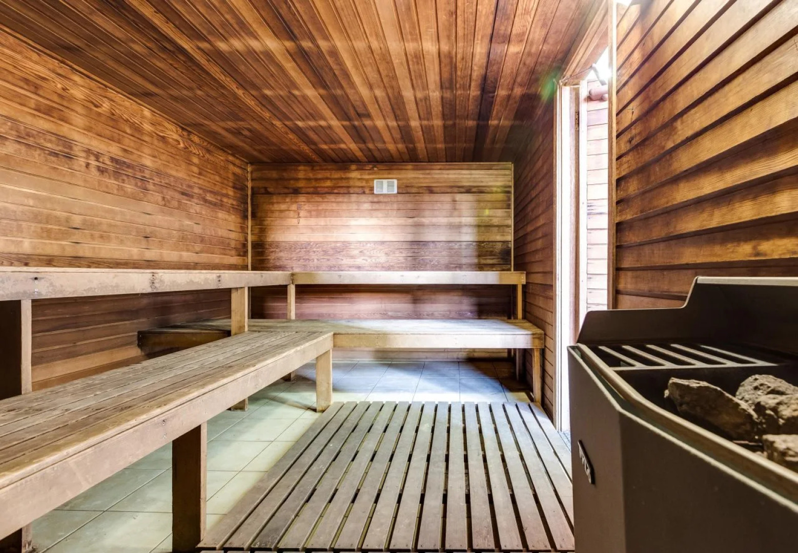 Central Hillcrest Apartment Hotel