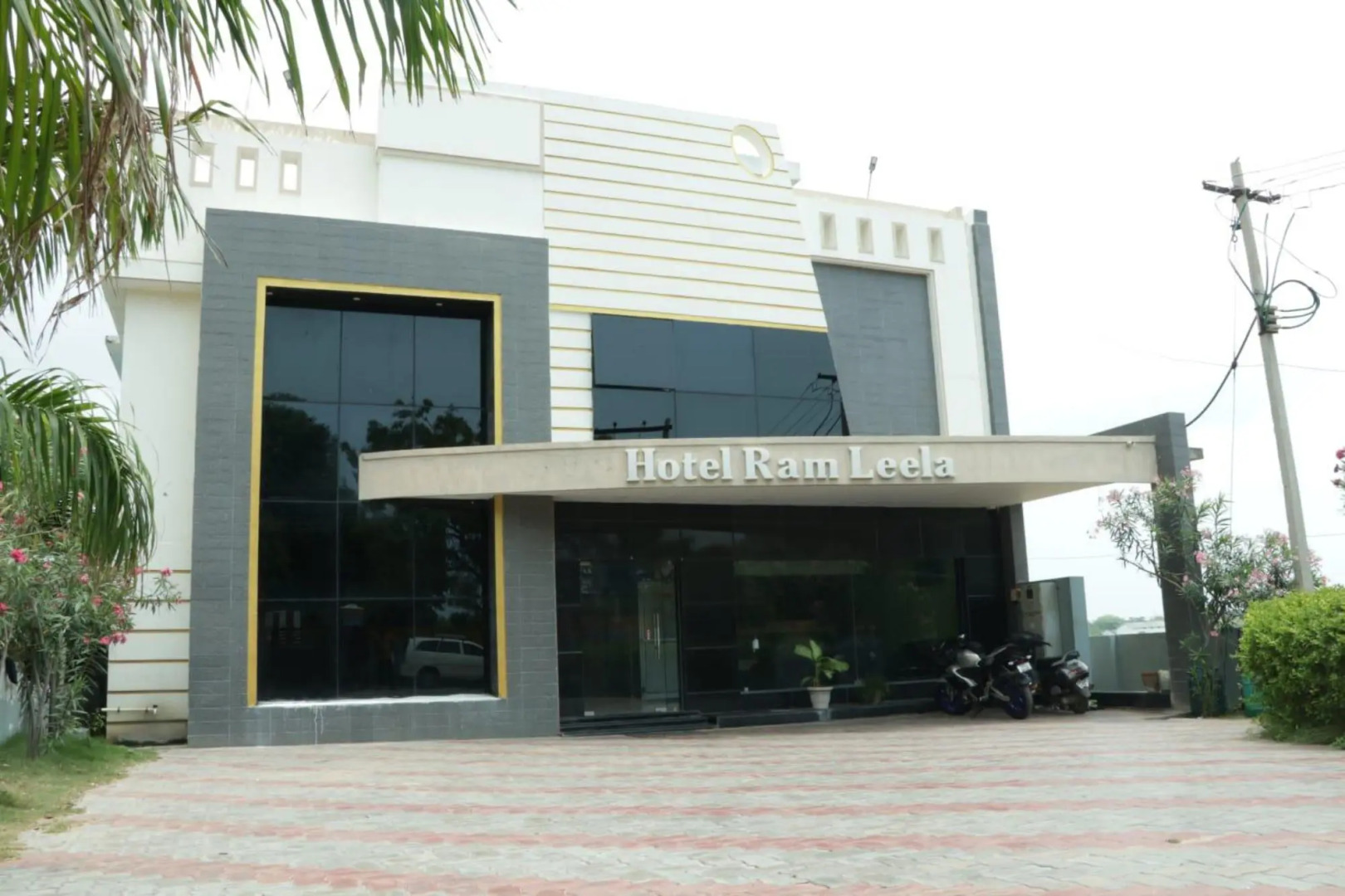 OYO 19821 Hotel Ram Leela