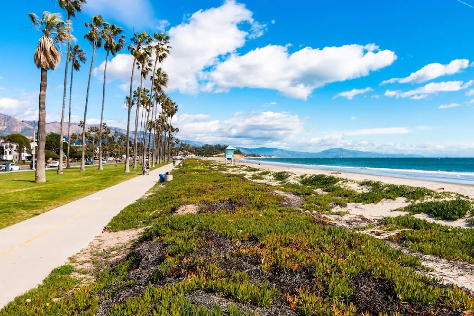 Sunny Hotel Room Corner Unit 1 Bedroom 1 Bathroom Hotel Room