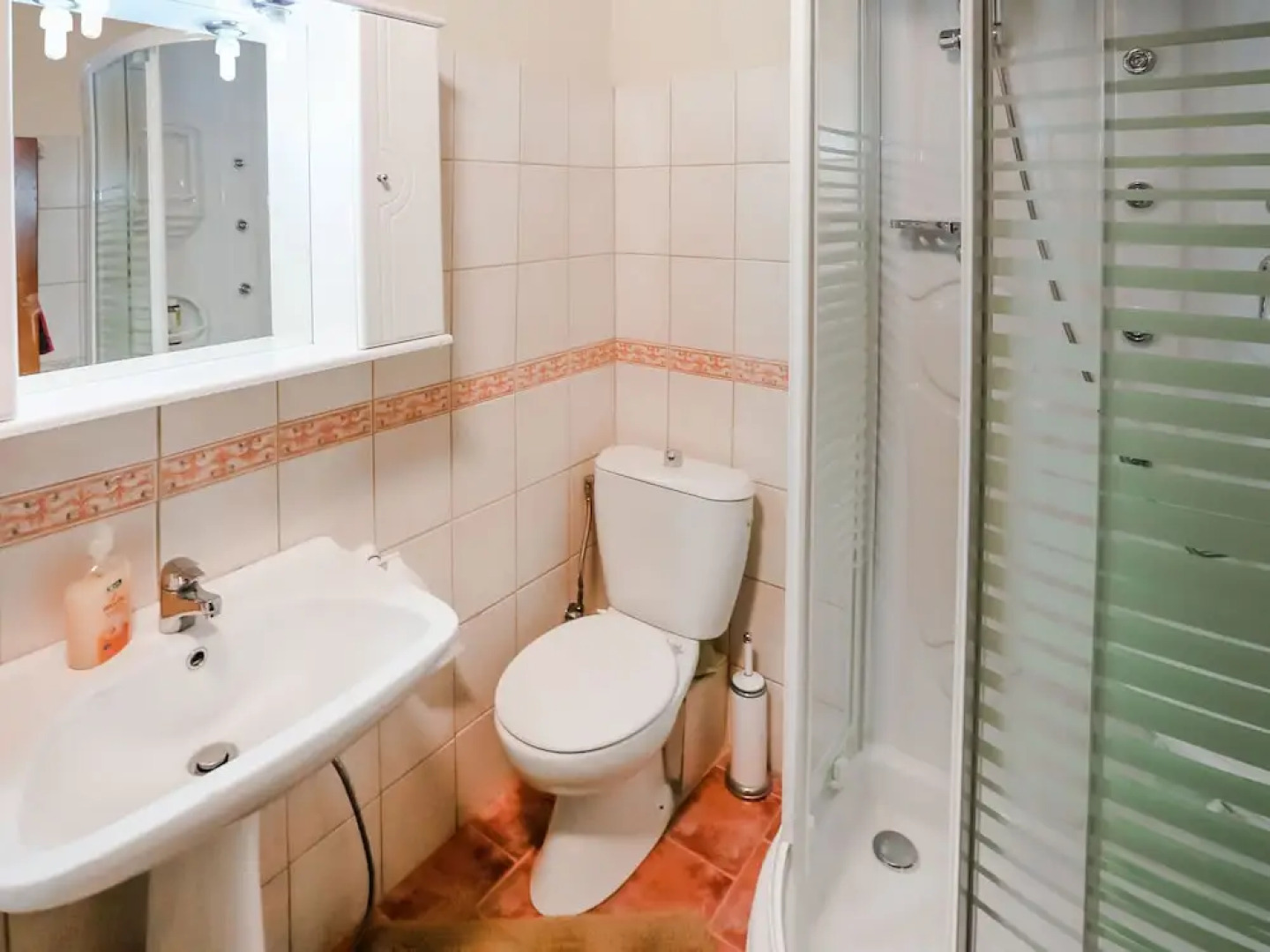 Traditional Holiday Home in Pella With Jacuzzi