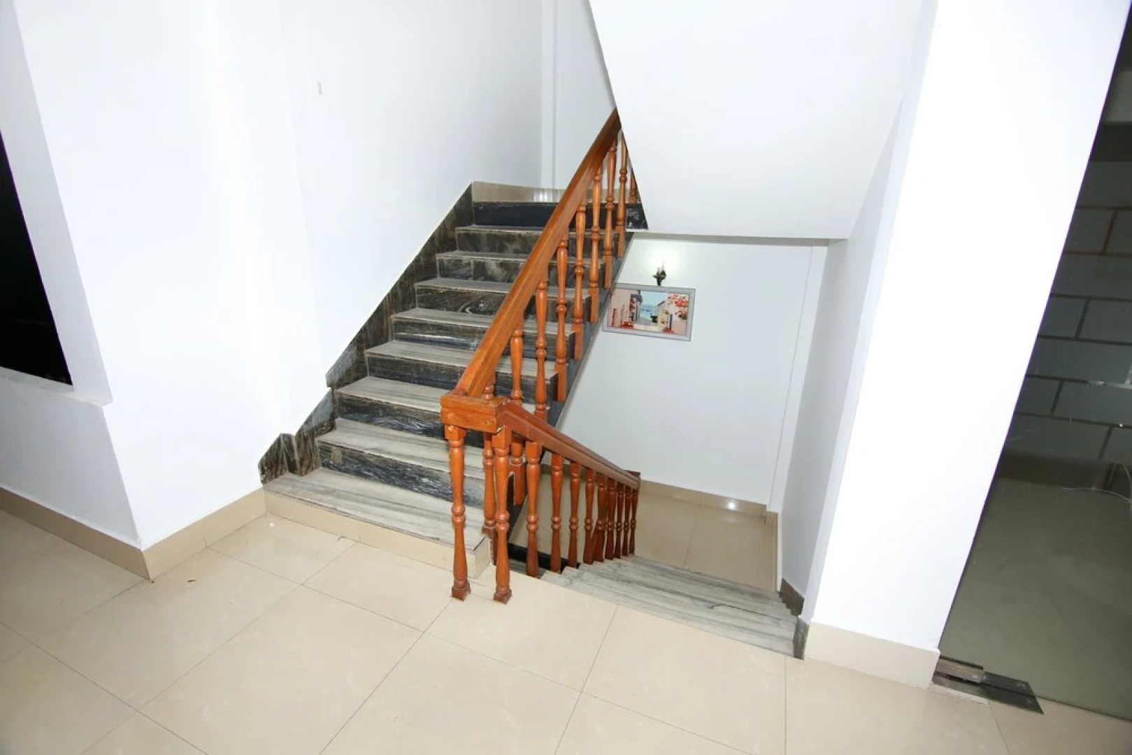 OYO 8892 Kadambari Regency