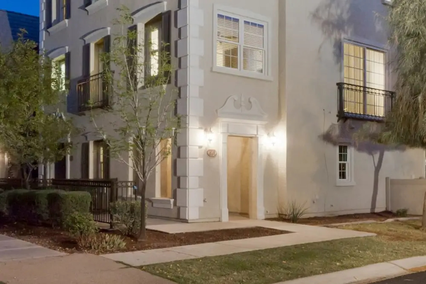 Morning Glory 3 BR by Casago