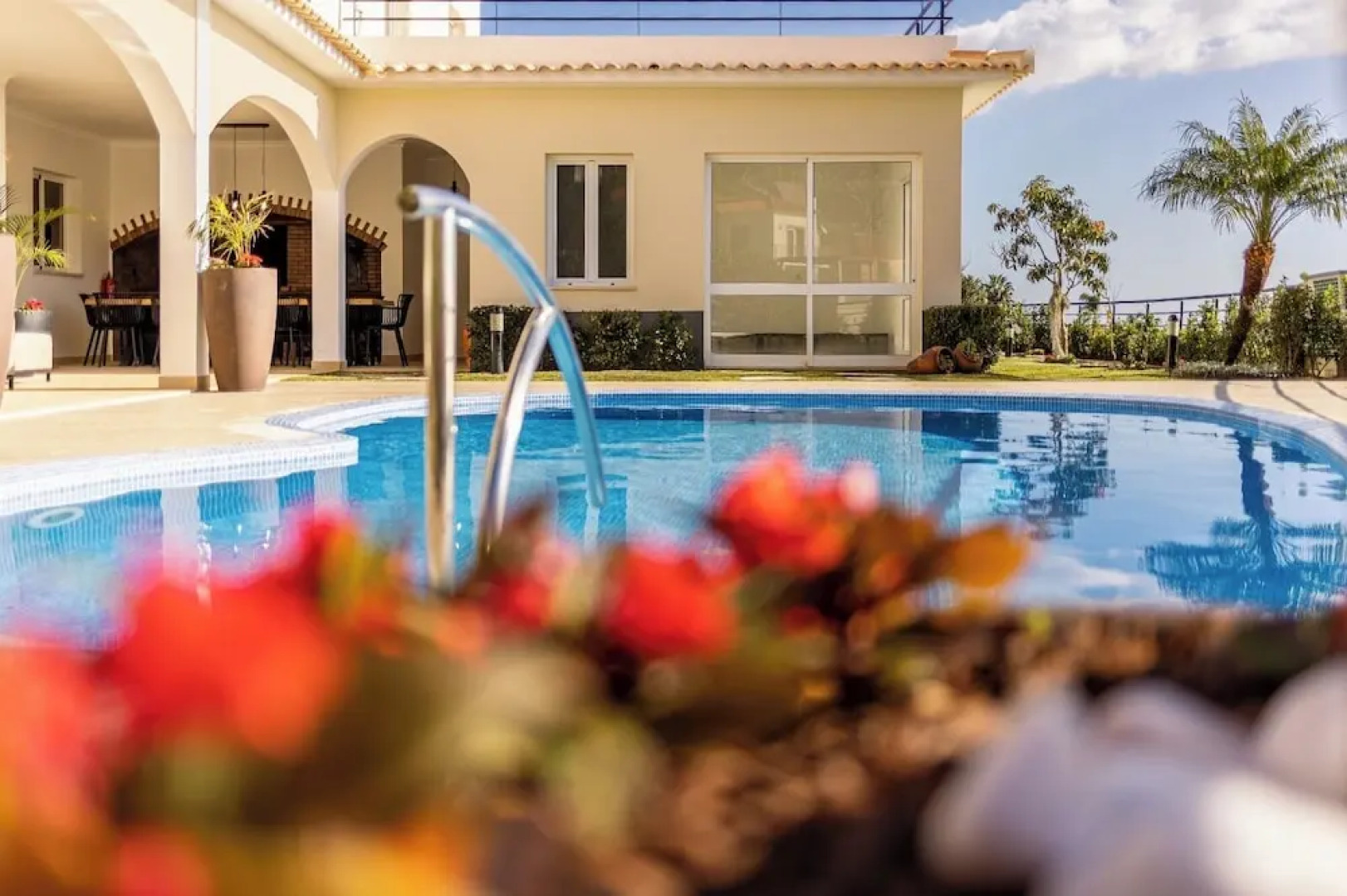 Luxury Villa With Private Heated Pool, Garden and Views of the sea and Mountains
