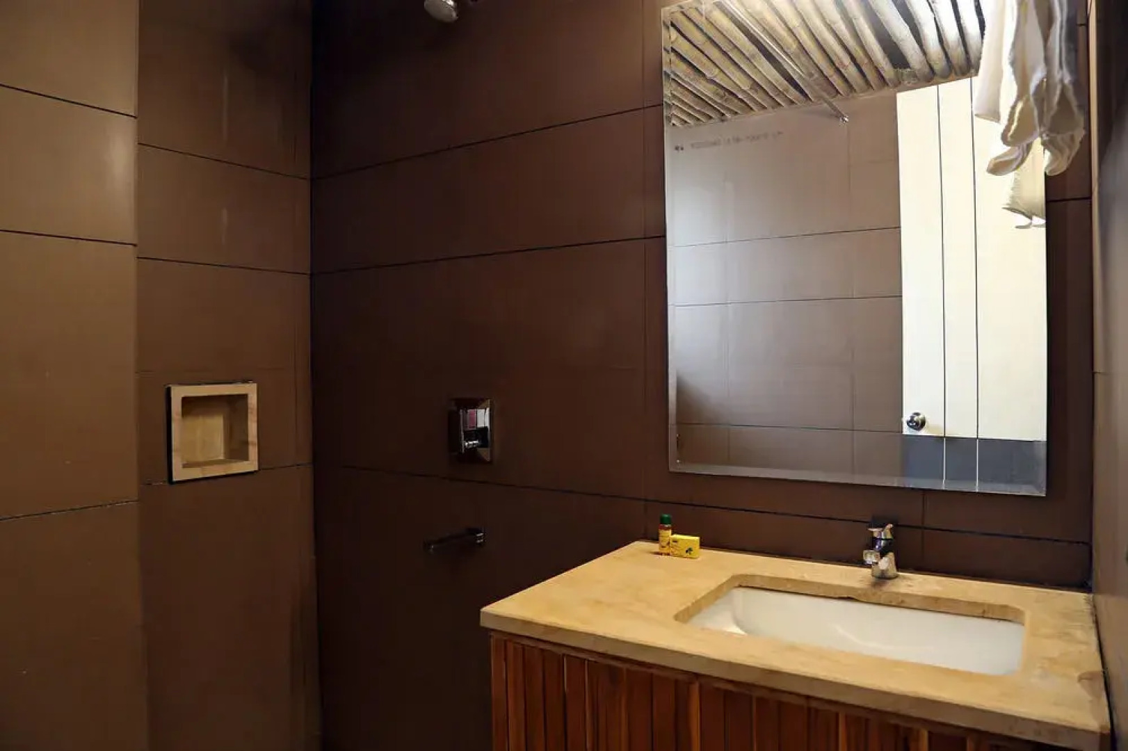 FabHotel Huda Sushant Lok