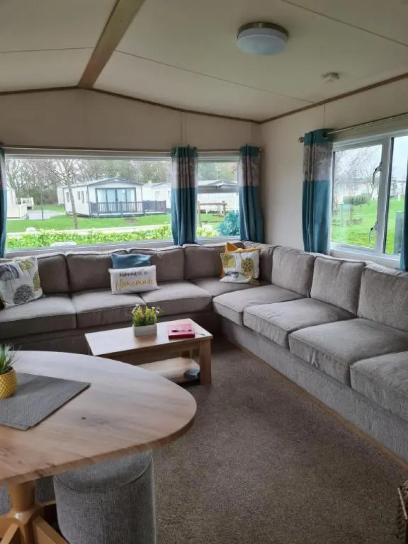 Hot tub hols 3 bed caravan at 42 Kingfisher Court