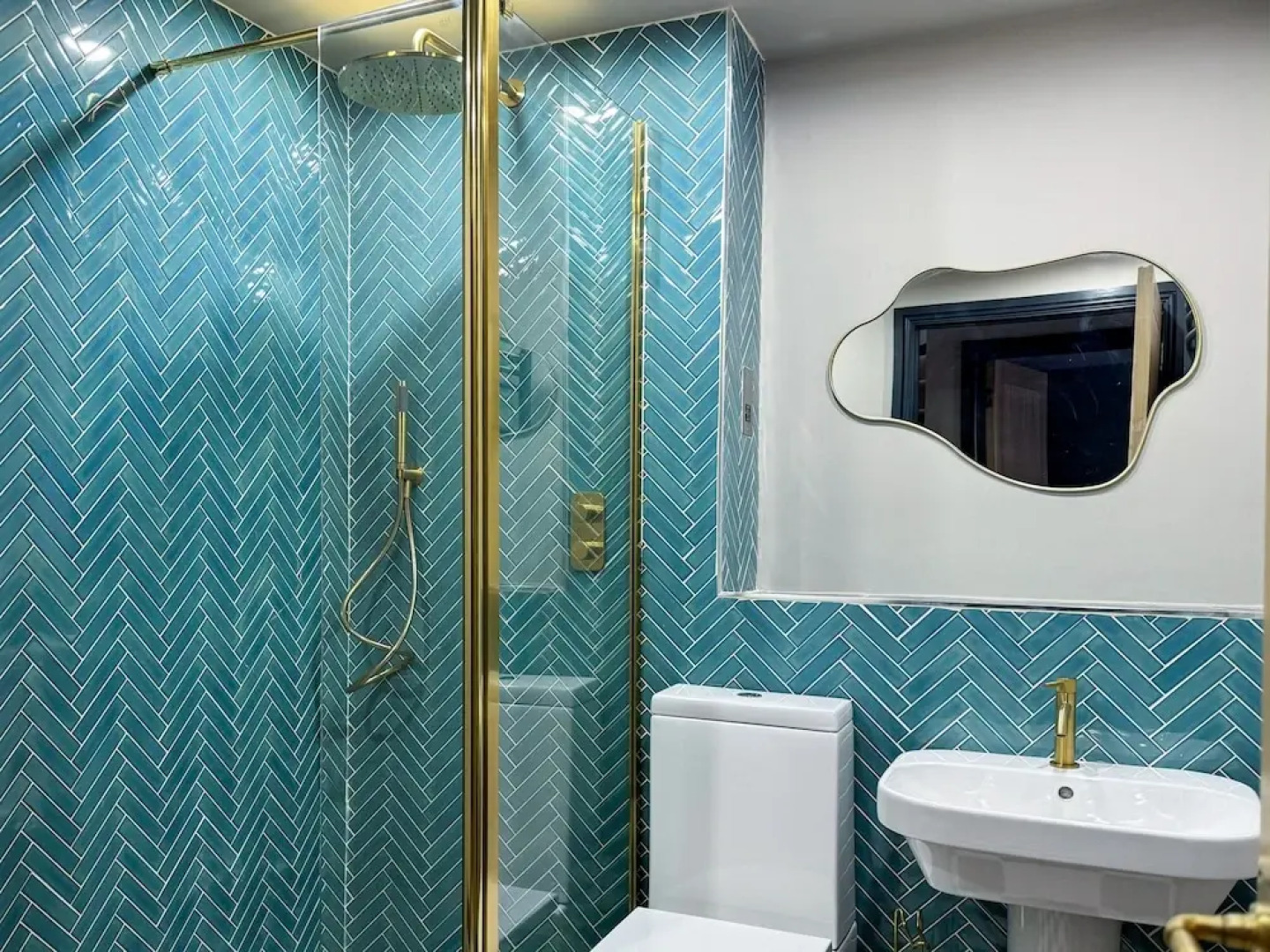 The Sheep and Penguin