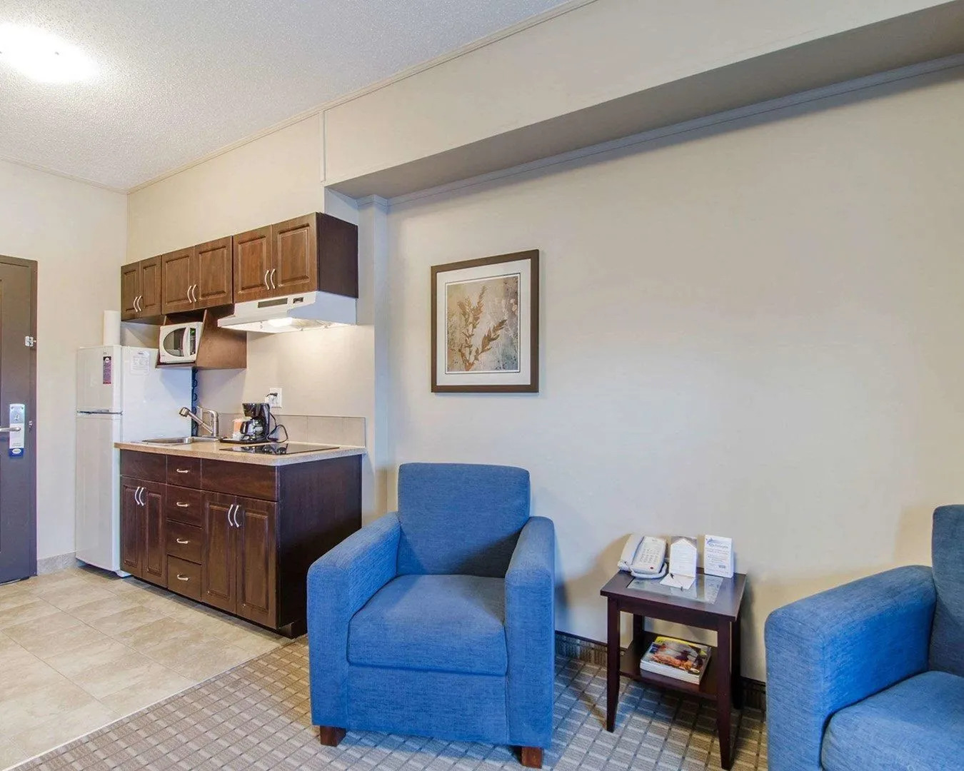 Kindersley All Suites Hotel