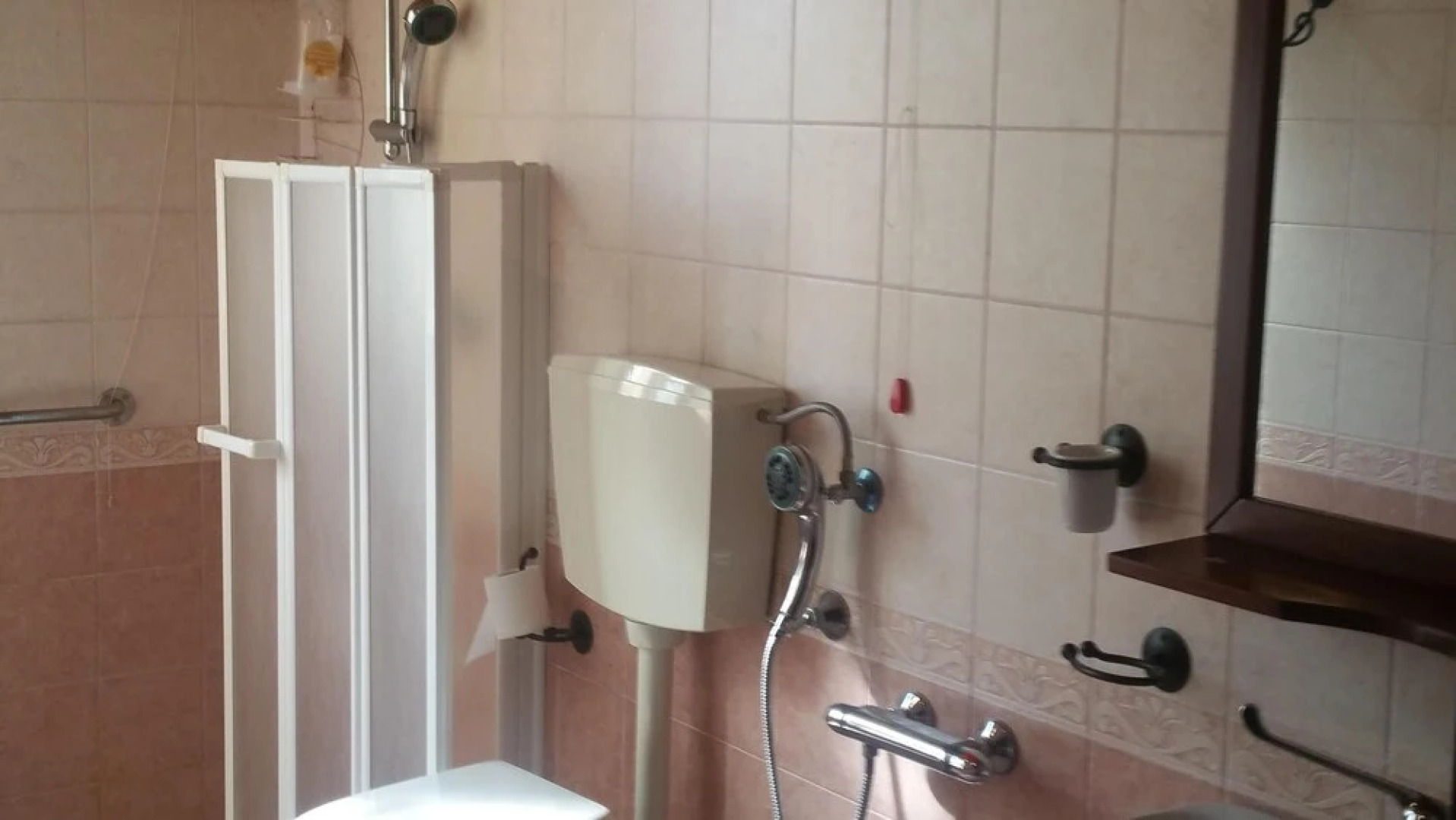 Edera Apartment in a No Kids Farmhouse, up to 6 People