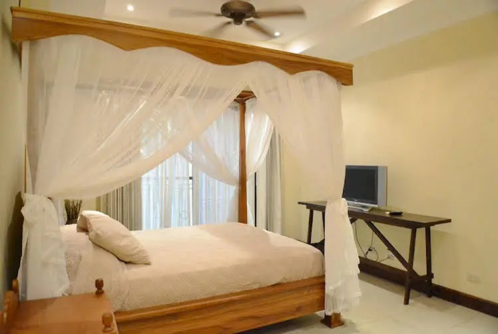 Private beach path, pool view- M03