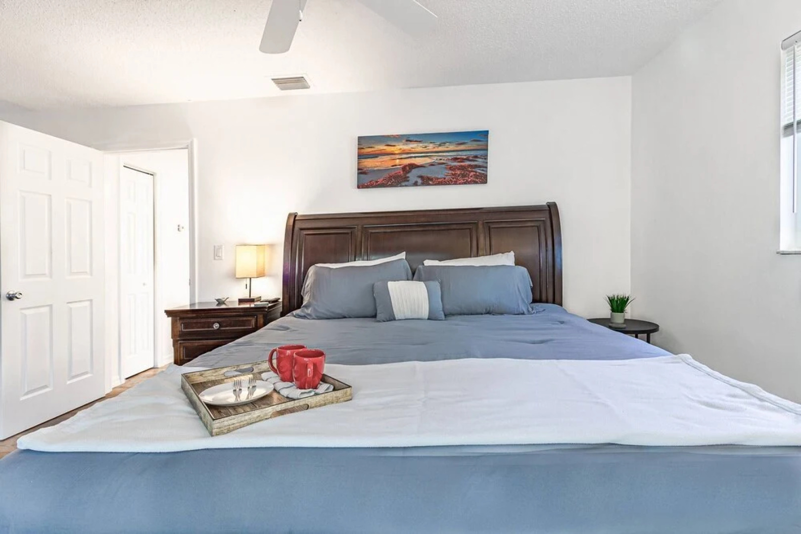 Mova Poolside Escape