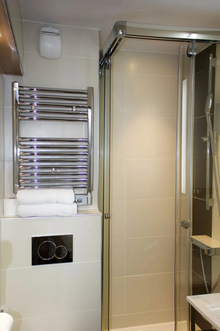 Hotel Kyriad Lyon Est - Bron Eurexpo Le Cottage