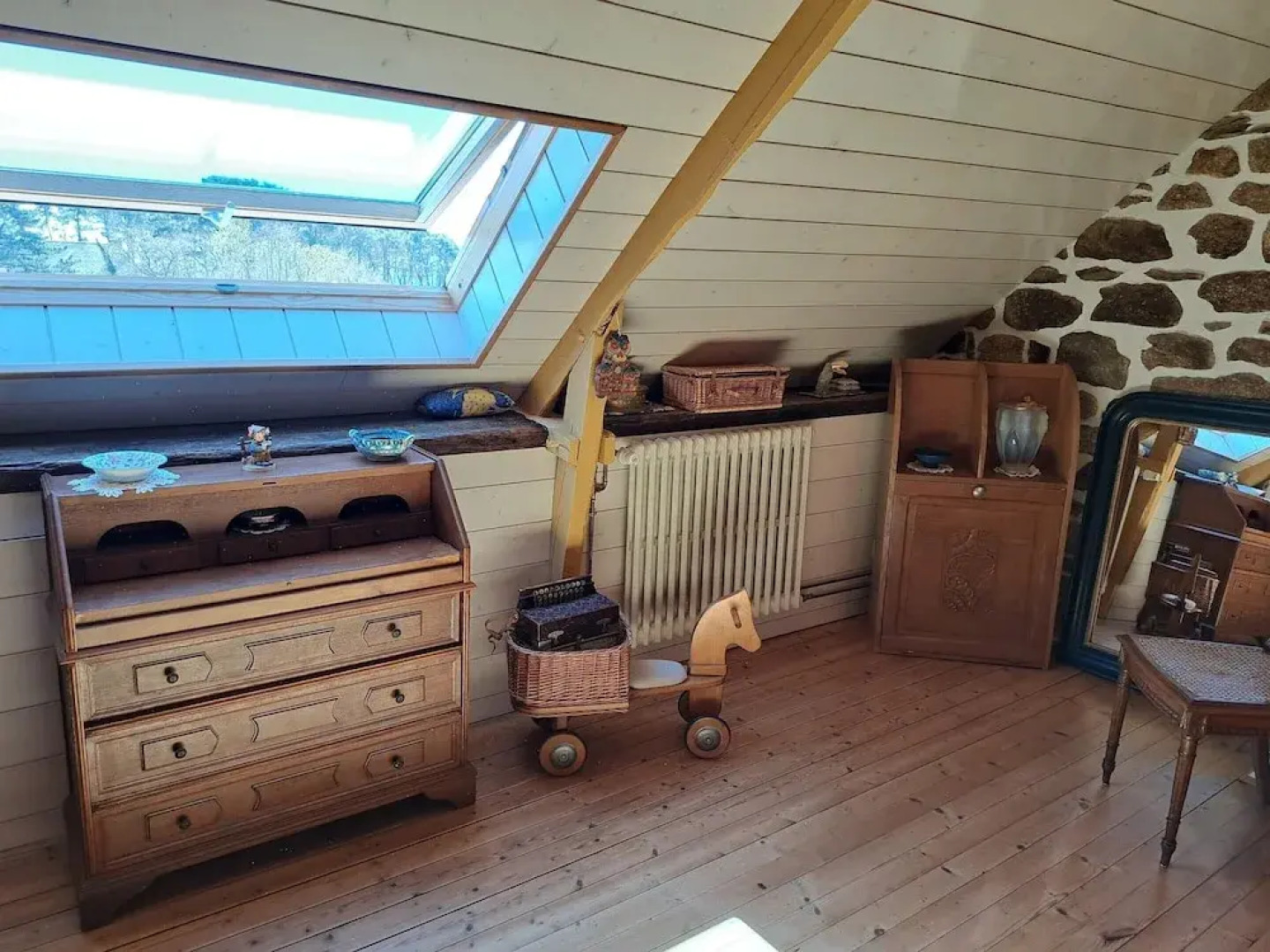 Stone House by Beach in Pont-aven