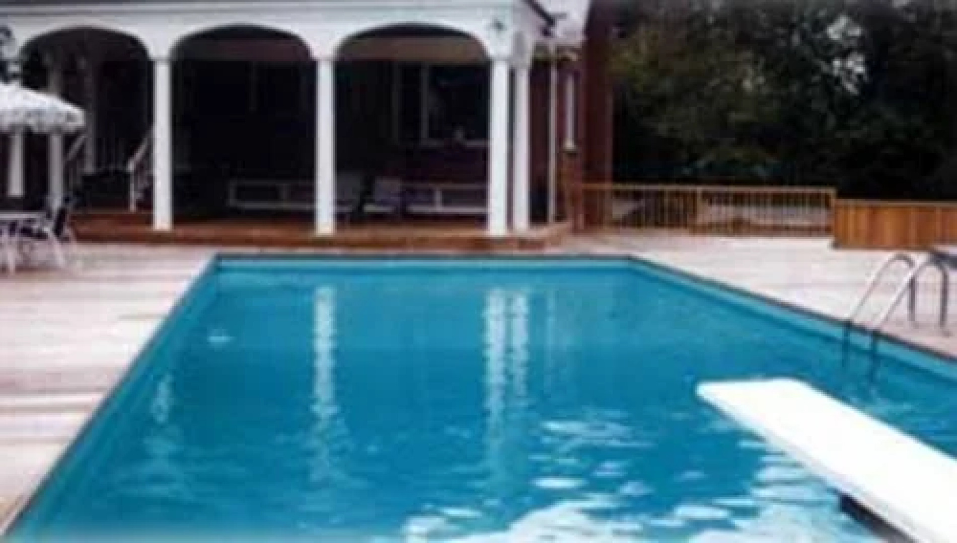 Enchanted Manor of Woodstock Bed and Breakfast