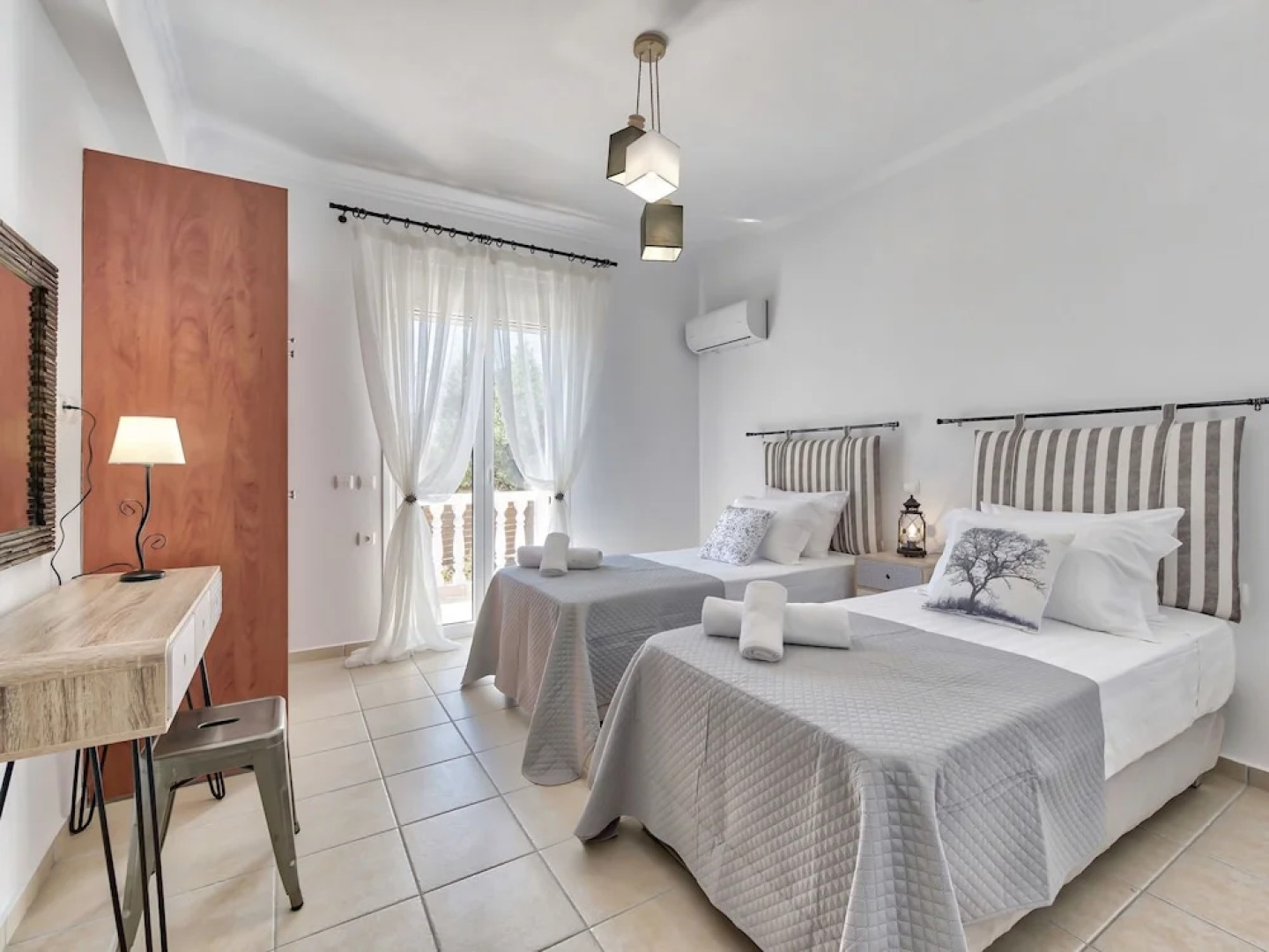 Modern Villa in Tragaki With Pool and Parasol