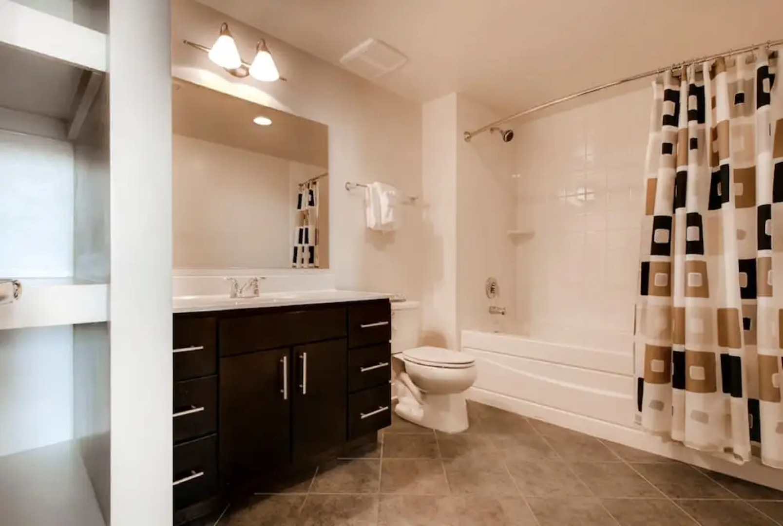 Bluebird Suites in Pentagon City