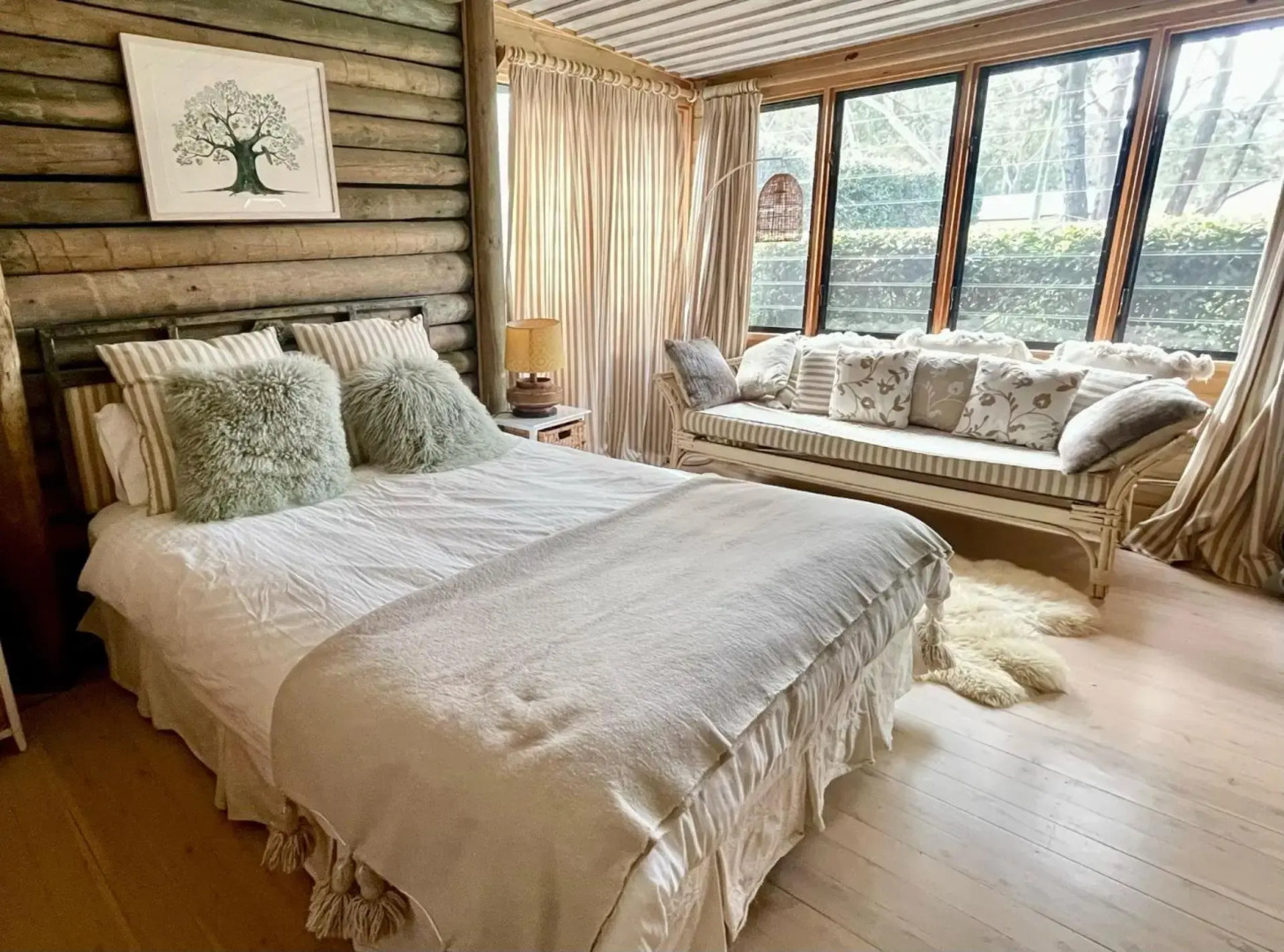 The Lake House at Erowal Bay 4pm Check Out Sundays