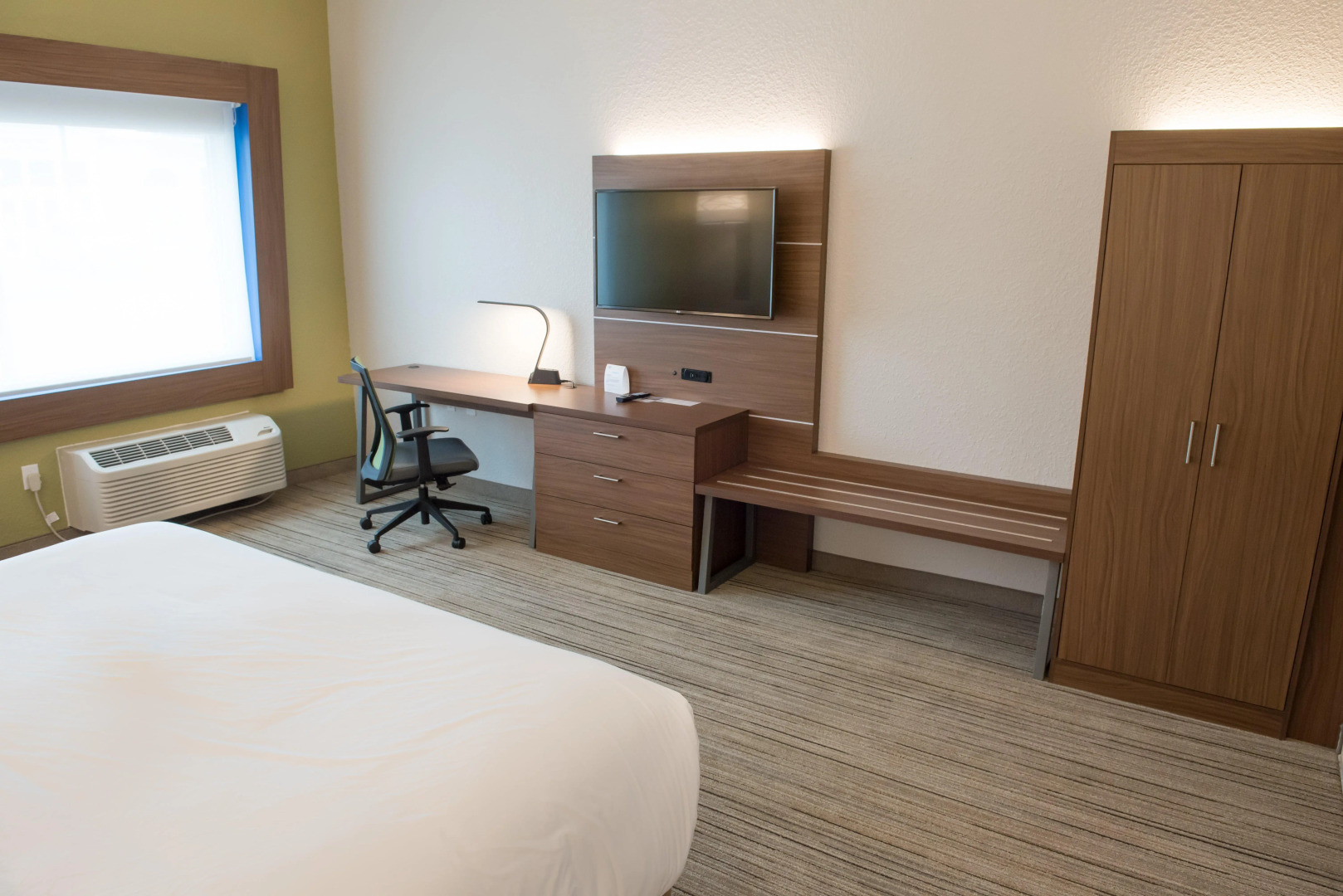 Holiday Inn Express & Suites Fort Wayne North by IHG