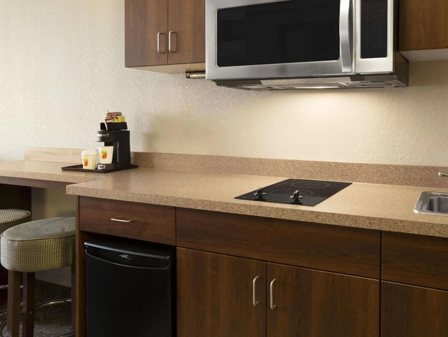 Home Inn and Suites Lloydminster