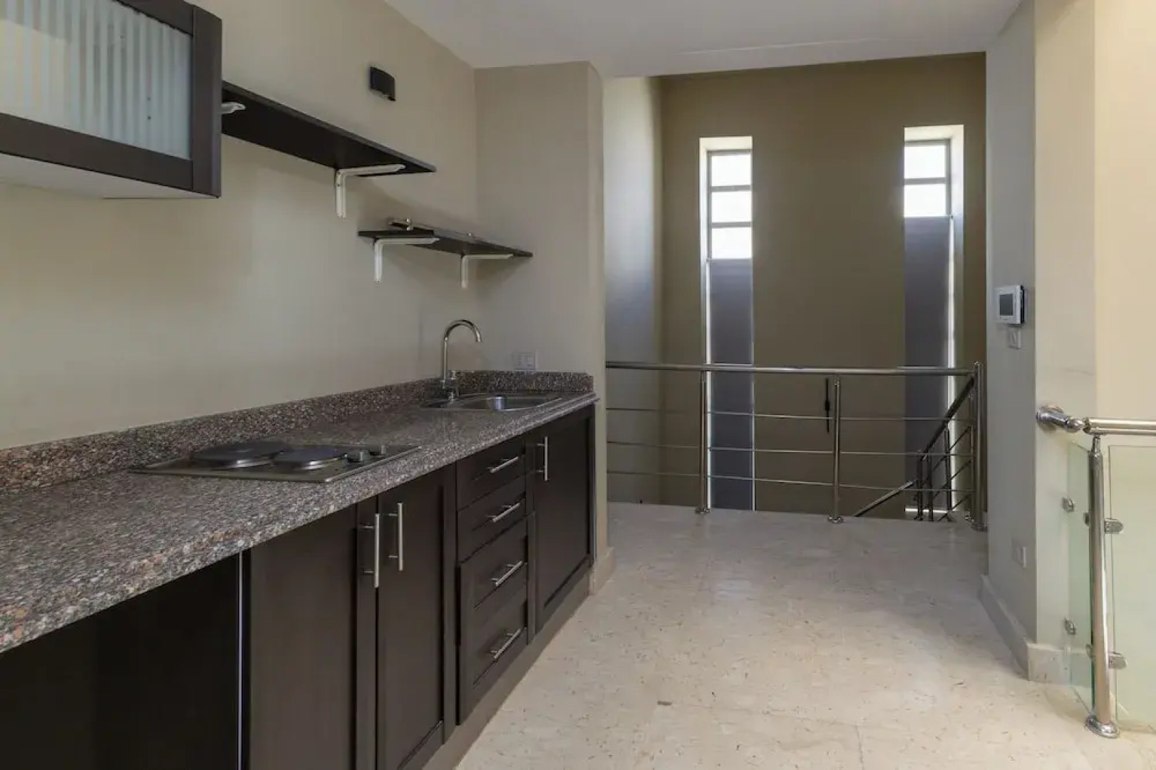 Villa With Private Pool In Beverly Hills