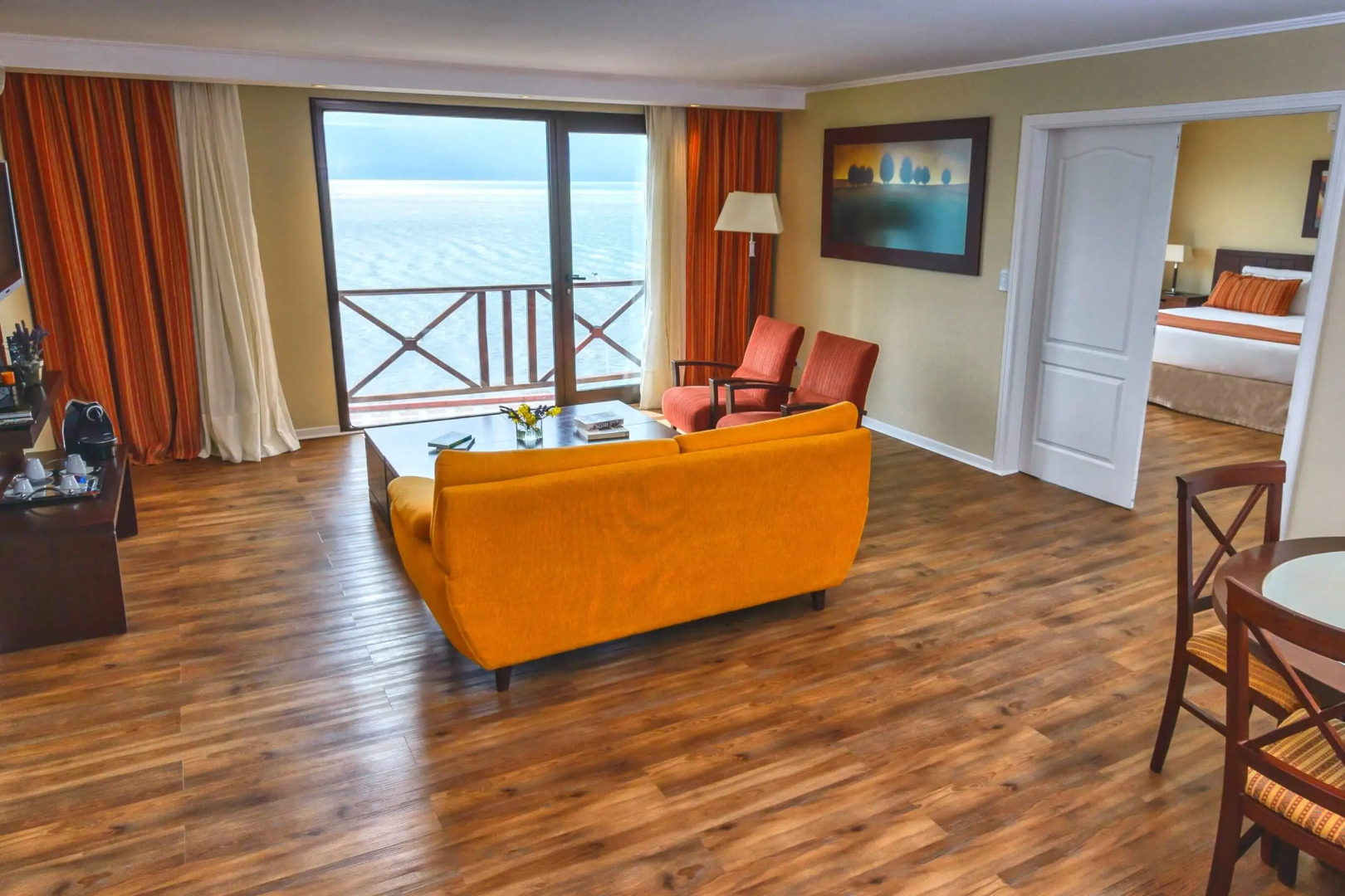 Xelena Hotel & Suites