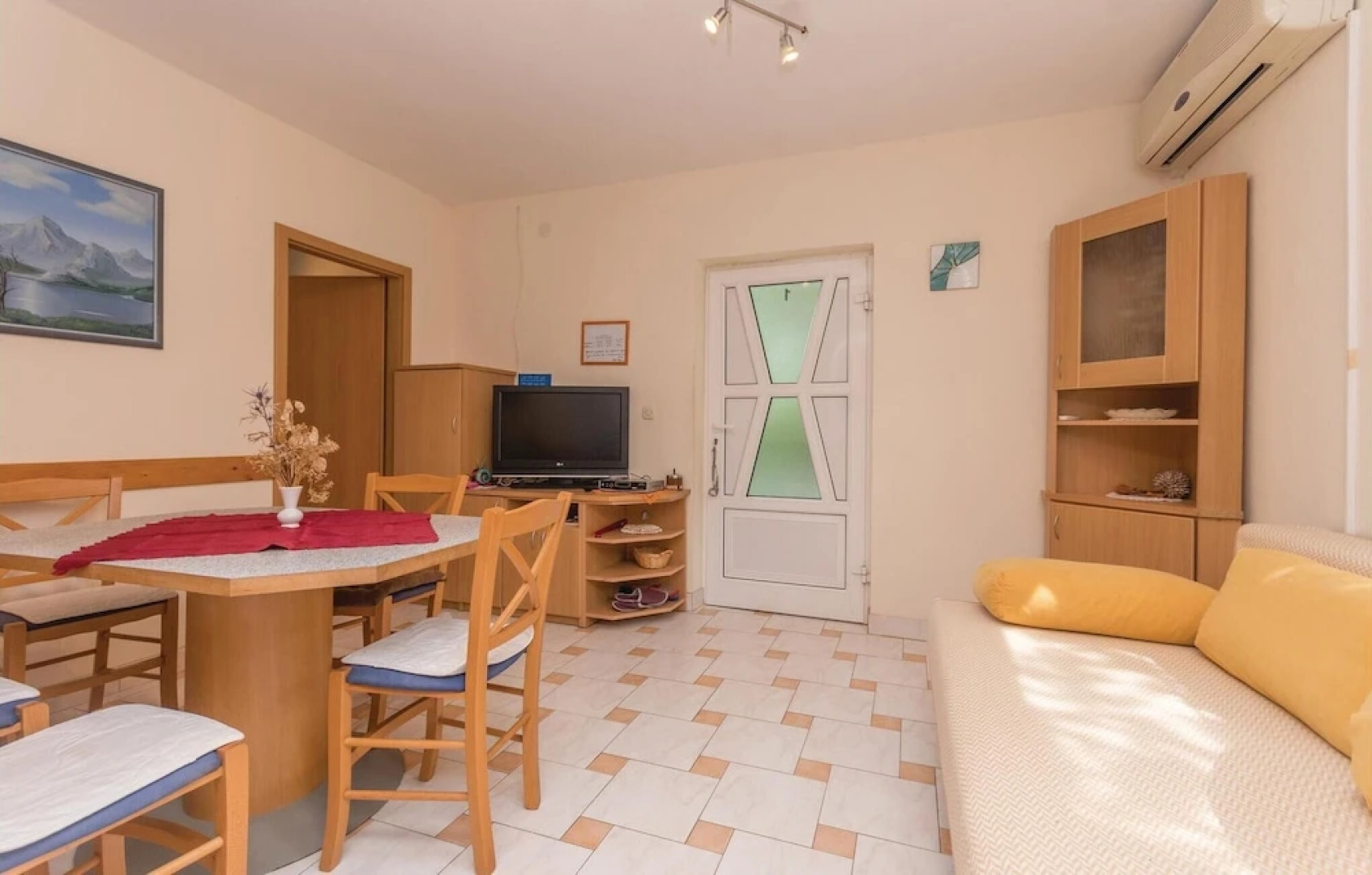 Beautiful Home in Donji Karin With Wifi and 2 Bedrooms