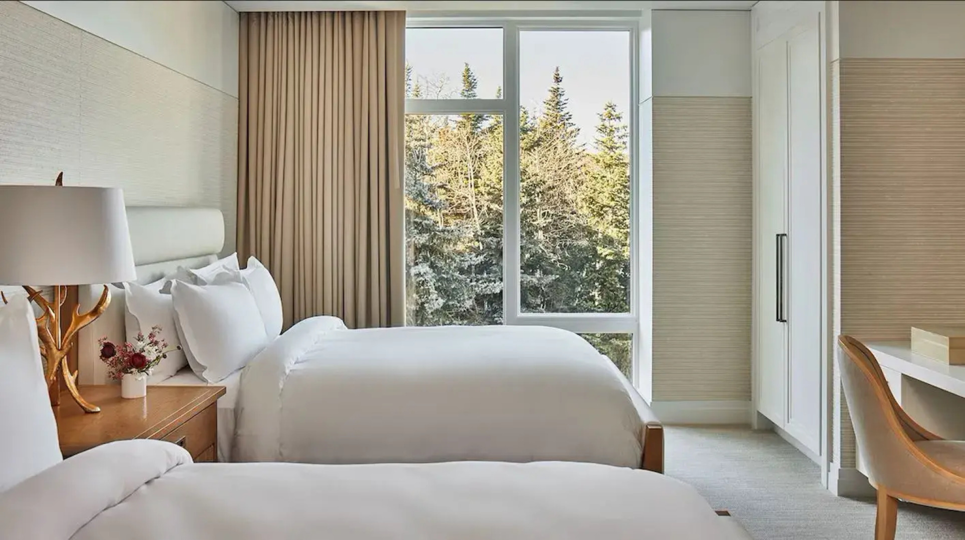 Goldener Hirsch, Auberge Collection